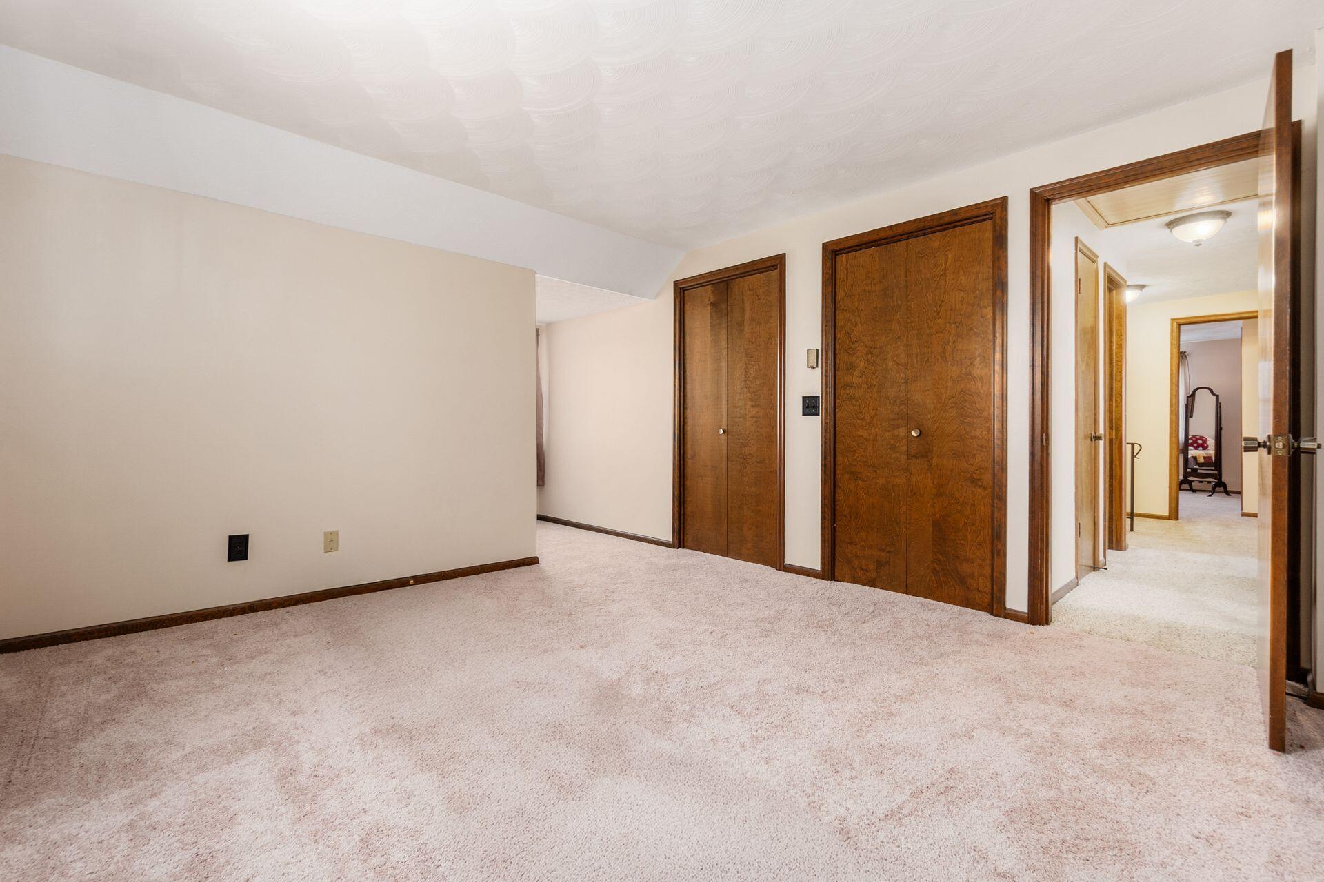 1200 Spring Valley, London, Ohio 43140