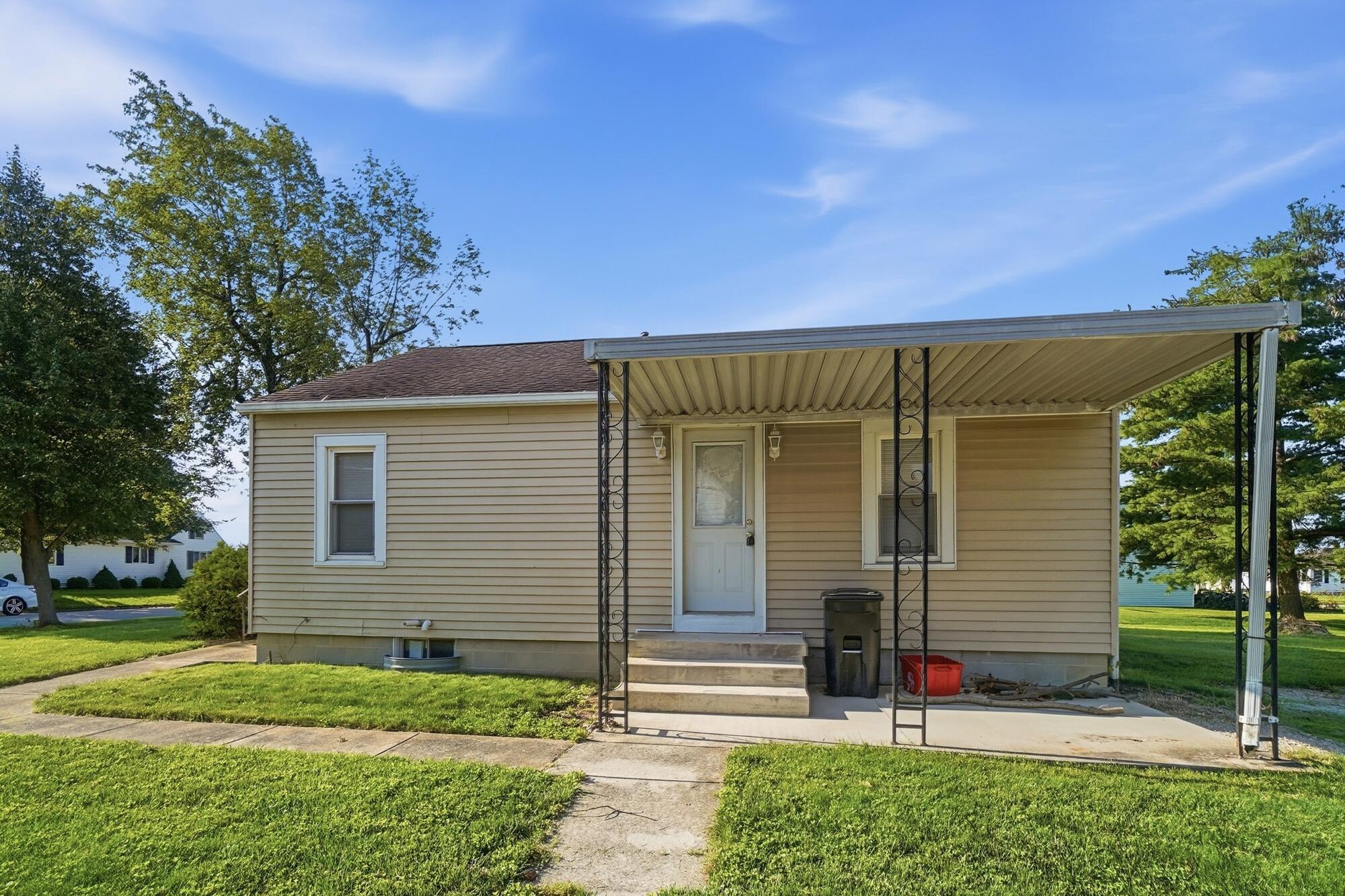 807 Court, Wapakoneta, Ohio 45895