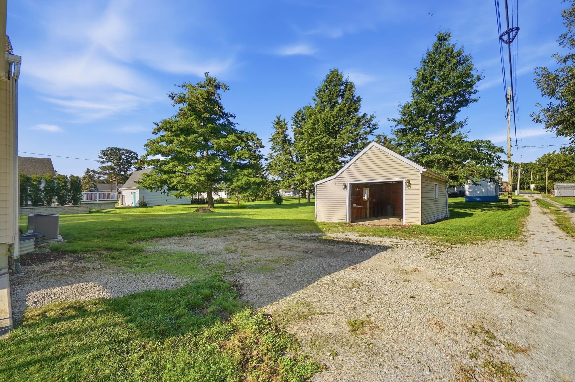 807 Court, Wapakoneta, Ohio 45895
