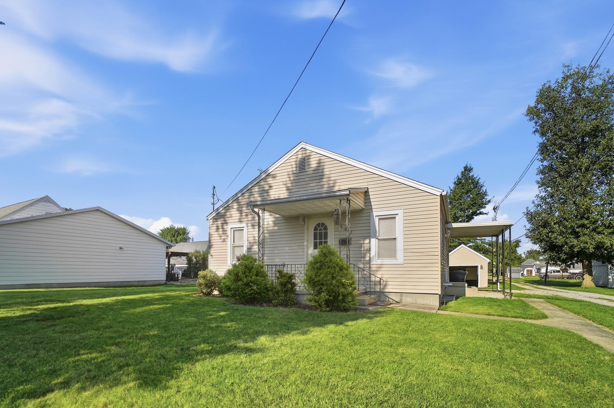 807 Court, Wapakoneta, Ohio 45895