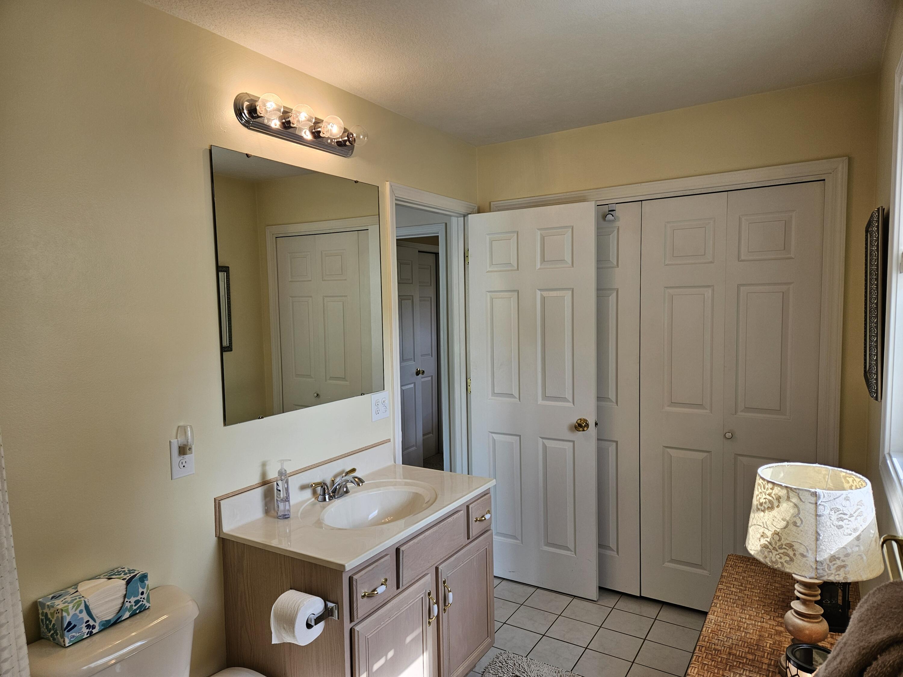15881 Lochard, Anna, Ohio 45302