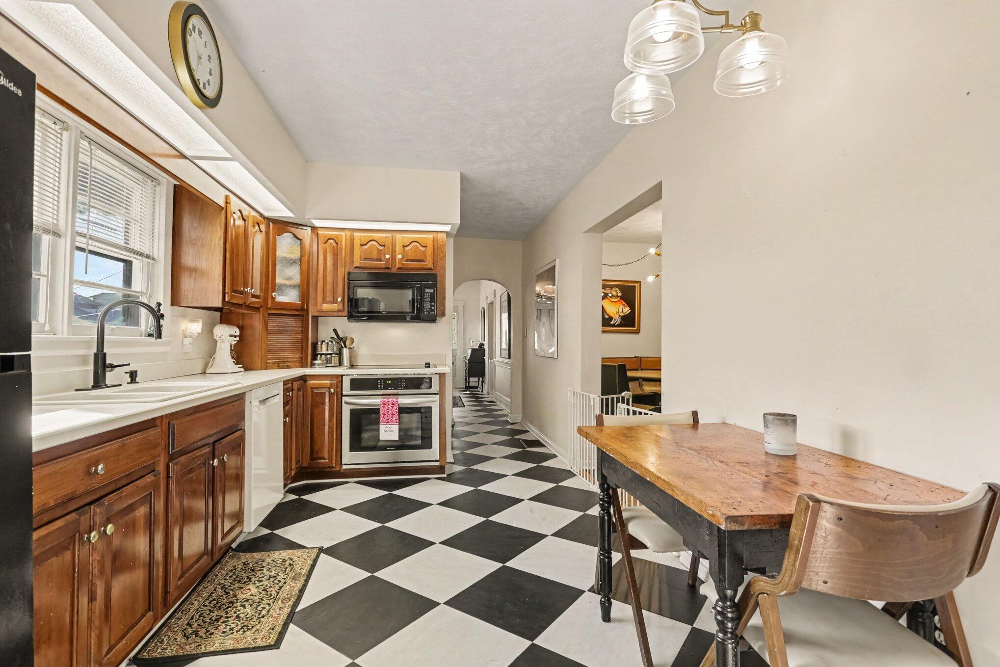 112 Newell, West Liberty, Ohio 43357