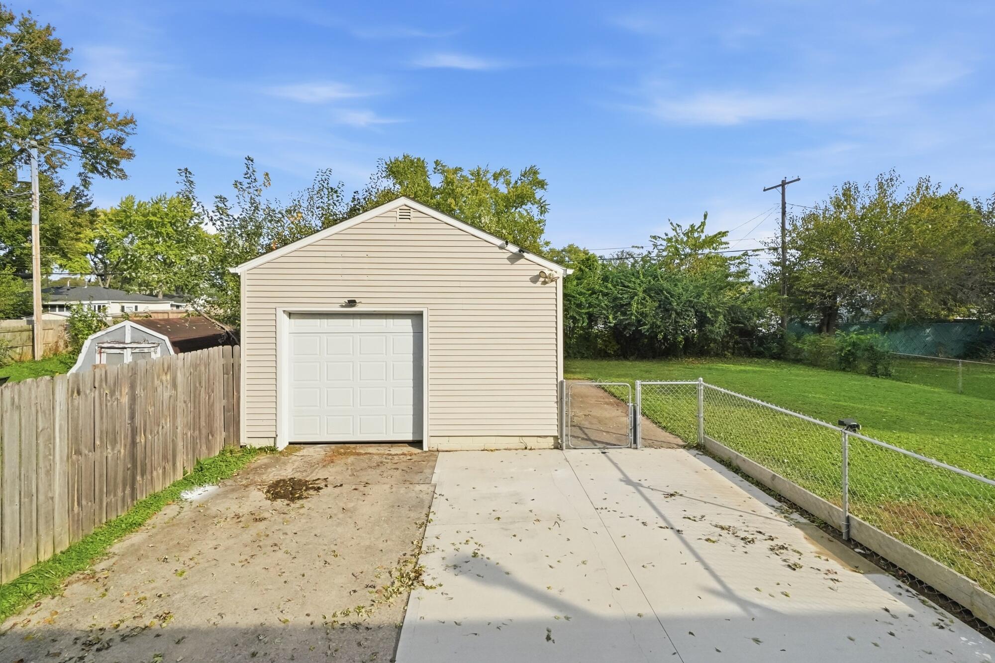 37 Elmwood, Troy, Ohio 45373