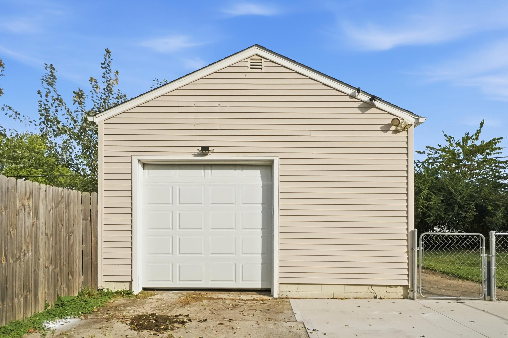 37 Elmwood, Troy, Ohio 45373