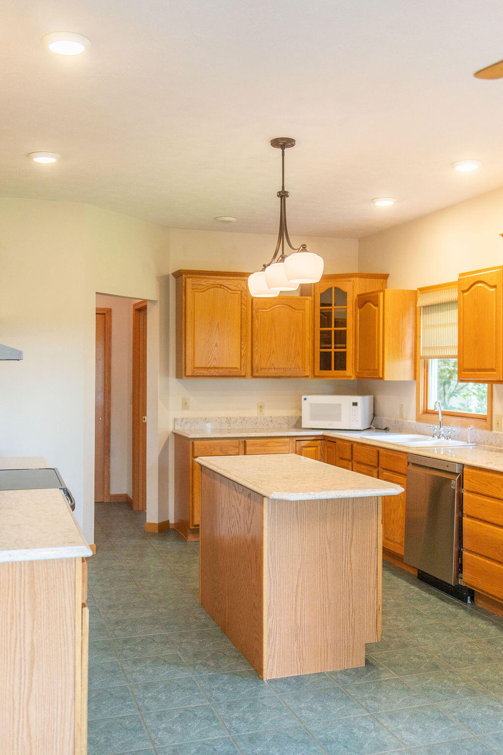 213 Peridot, Anna, Ohio 45302