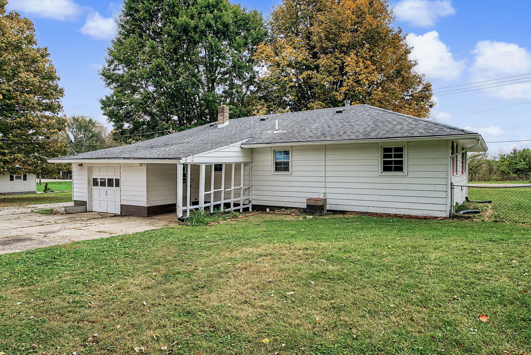 3842 Fairfield, Springfield, Ohio 45502