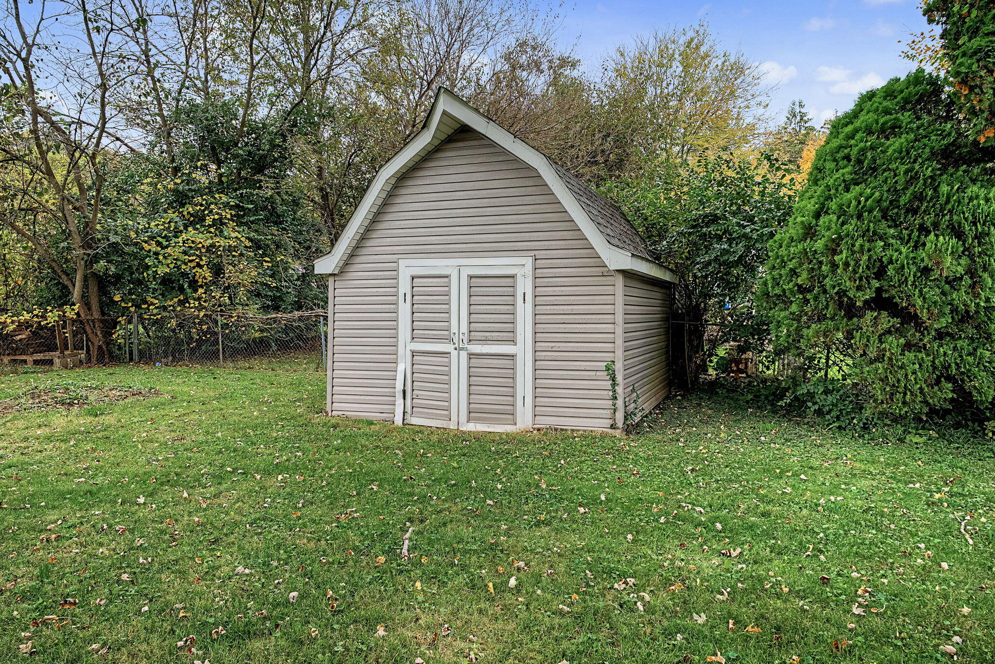 3842 Fairfield, Springfield, Ohio 45502