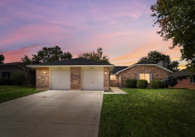 623-625 Bright, Vandalia, Ohio 45377, 4 Bedroom Bedrooms, ,4 BathroomBathrooms,Residential Income,For Sale,Bright,1049173