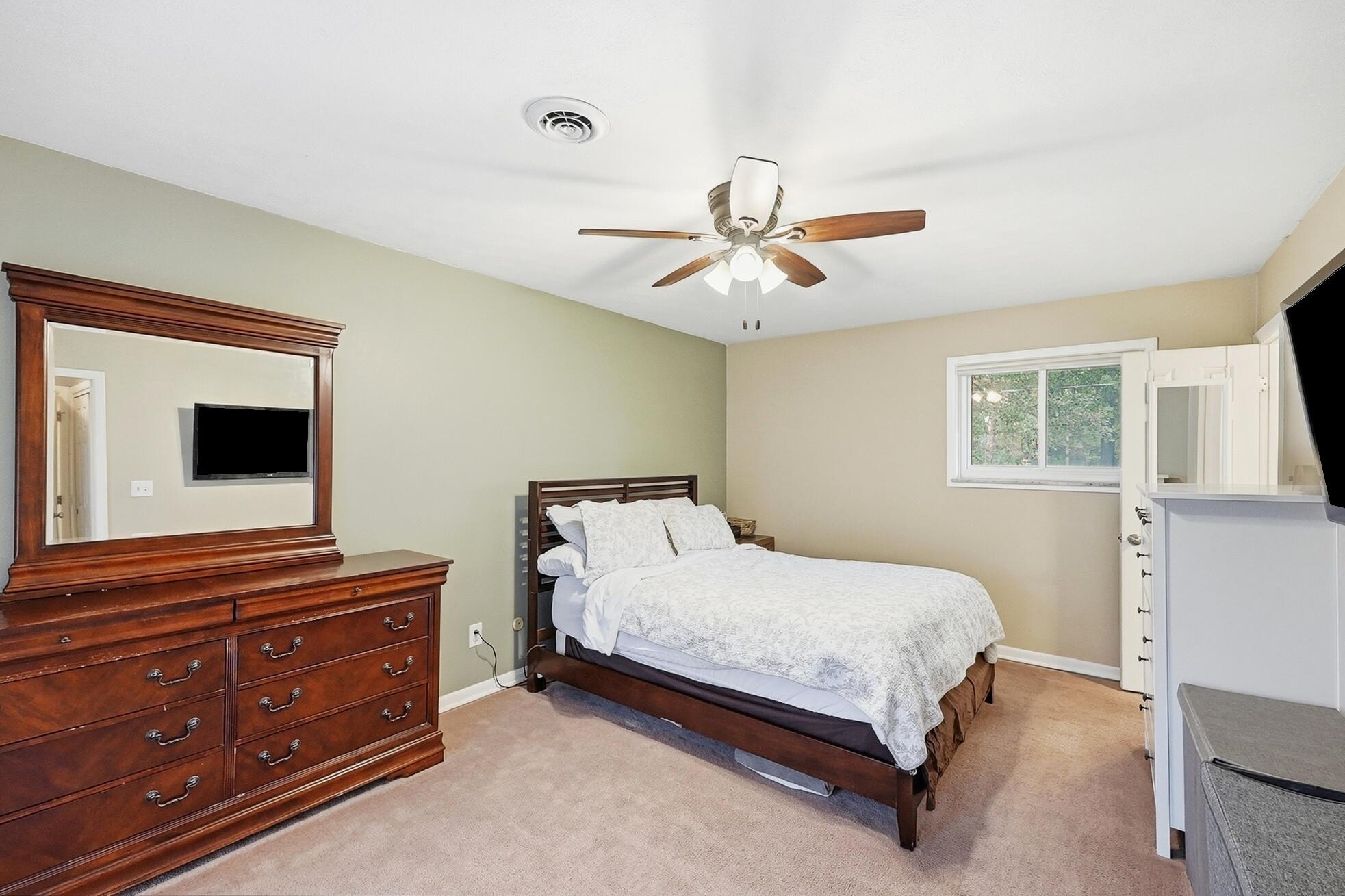 2369 Pine Knott, Dayton, Ohio 45431