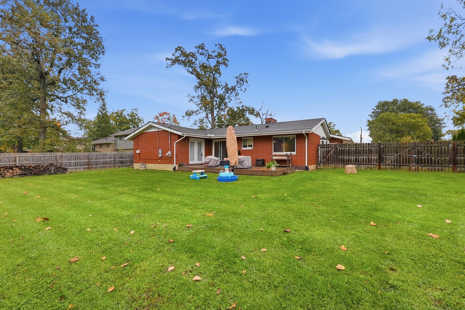 2369 Pine Knott, Dayton, Ohio 45431