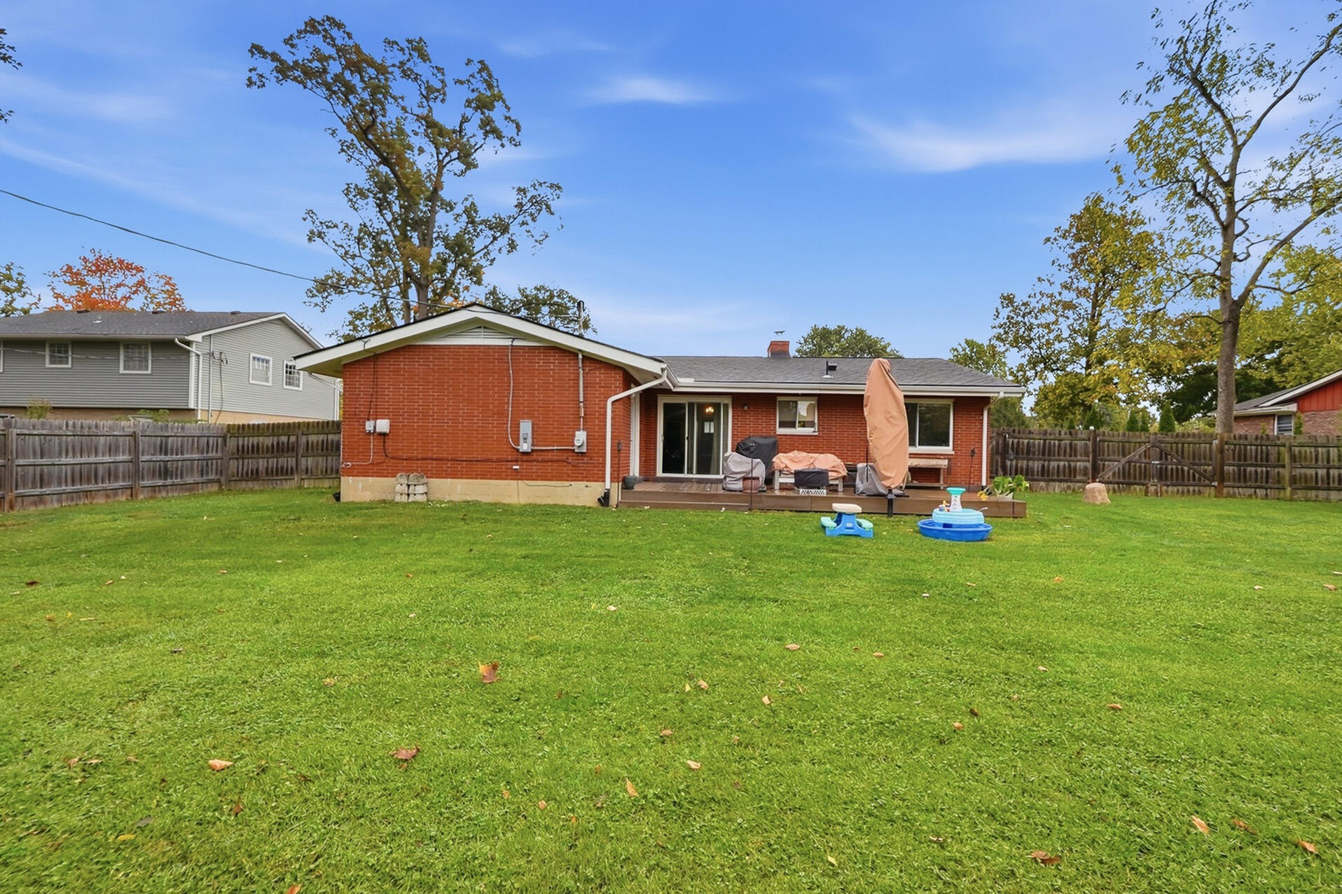 2369 Pine Knott, Dayton, Ohio 45431