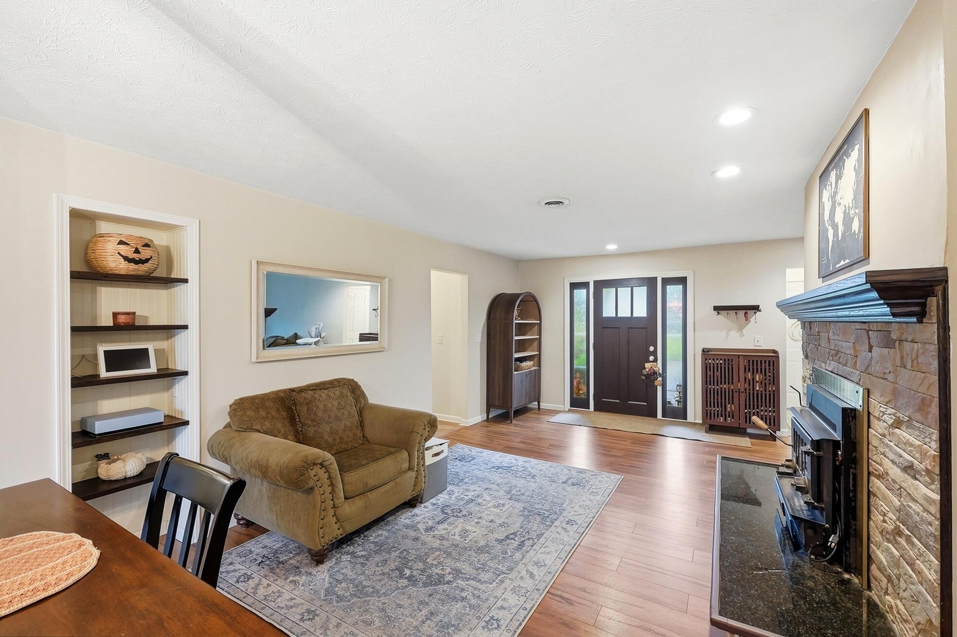 2369 Pine Knott, Dayton, Ohio 45431