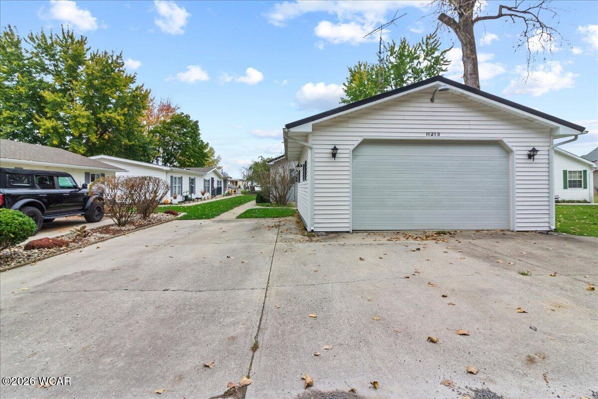 11213 Macalpine Way, Lakeview, Ohio