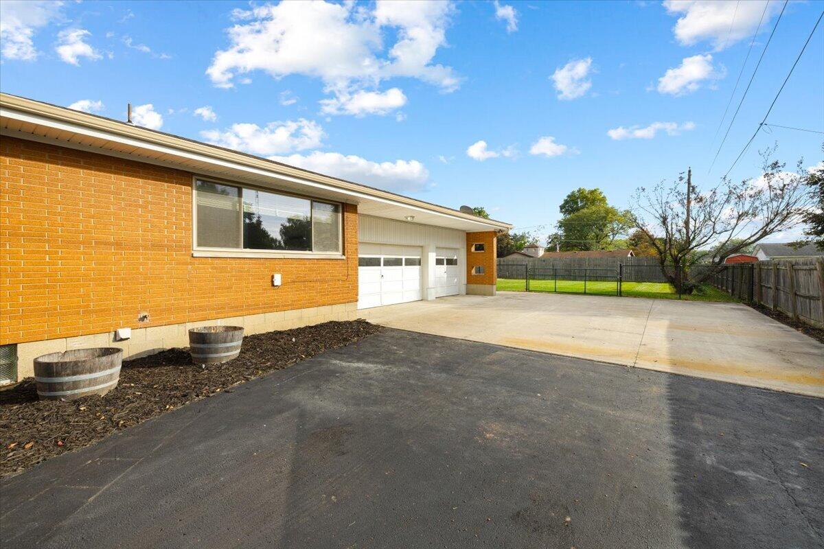 606 Lake, New Carlisle, Ohio 45344
