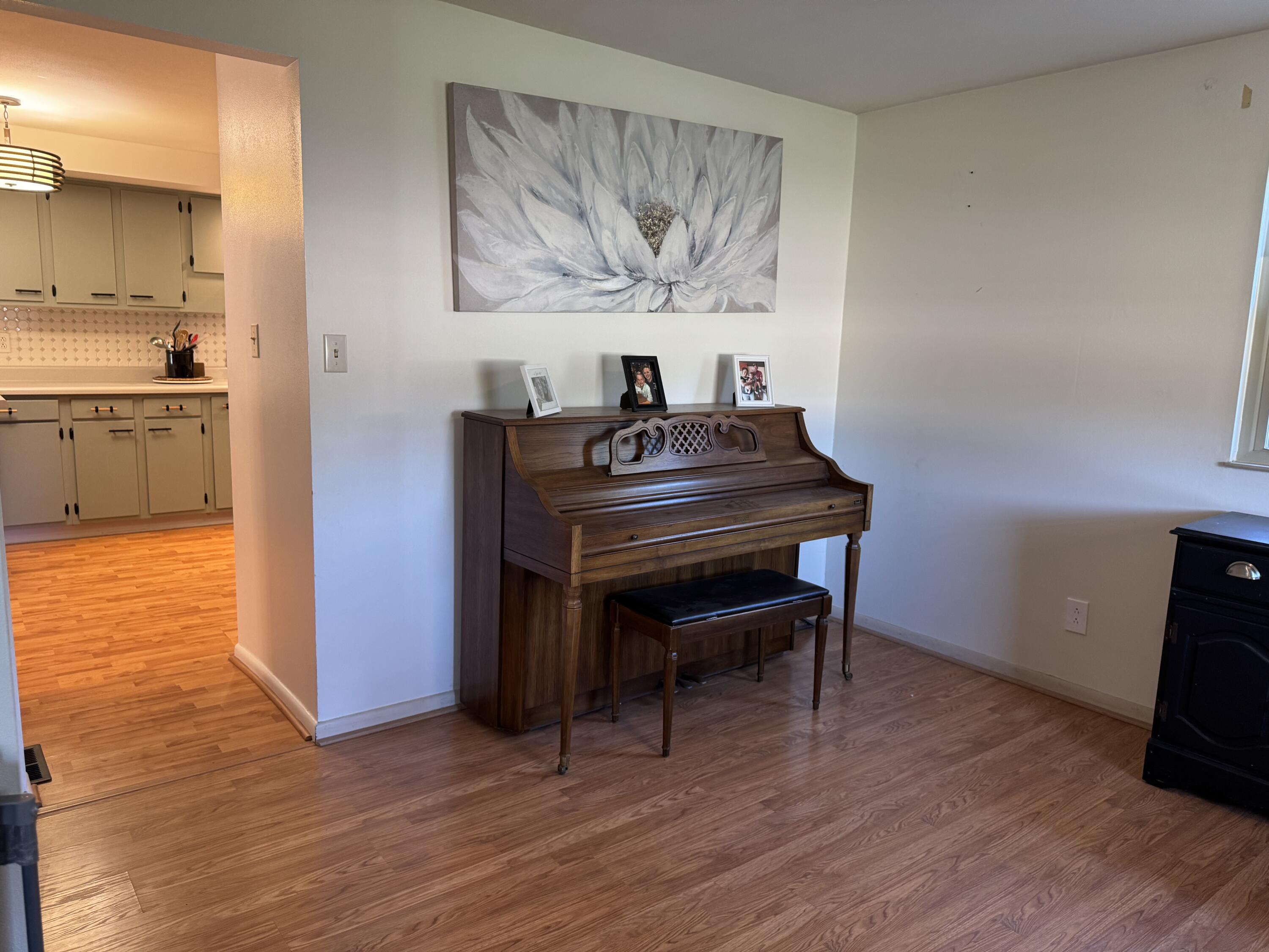 2305 Rebecca, Springfield, Ohio 45503