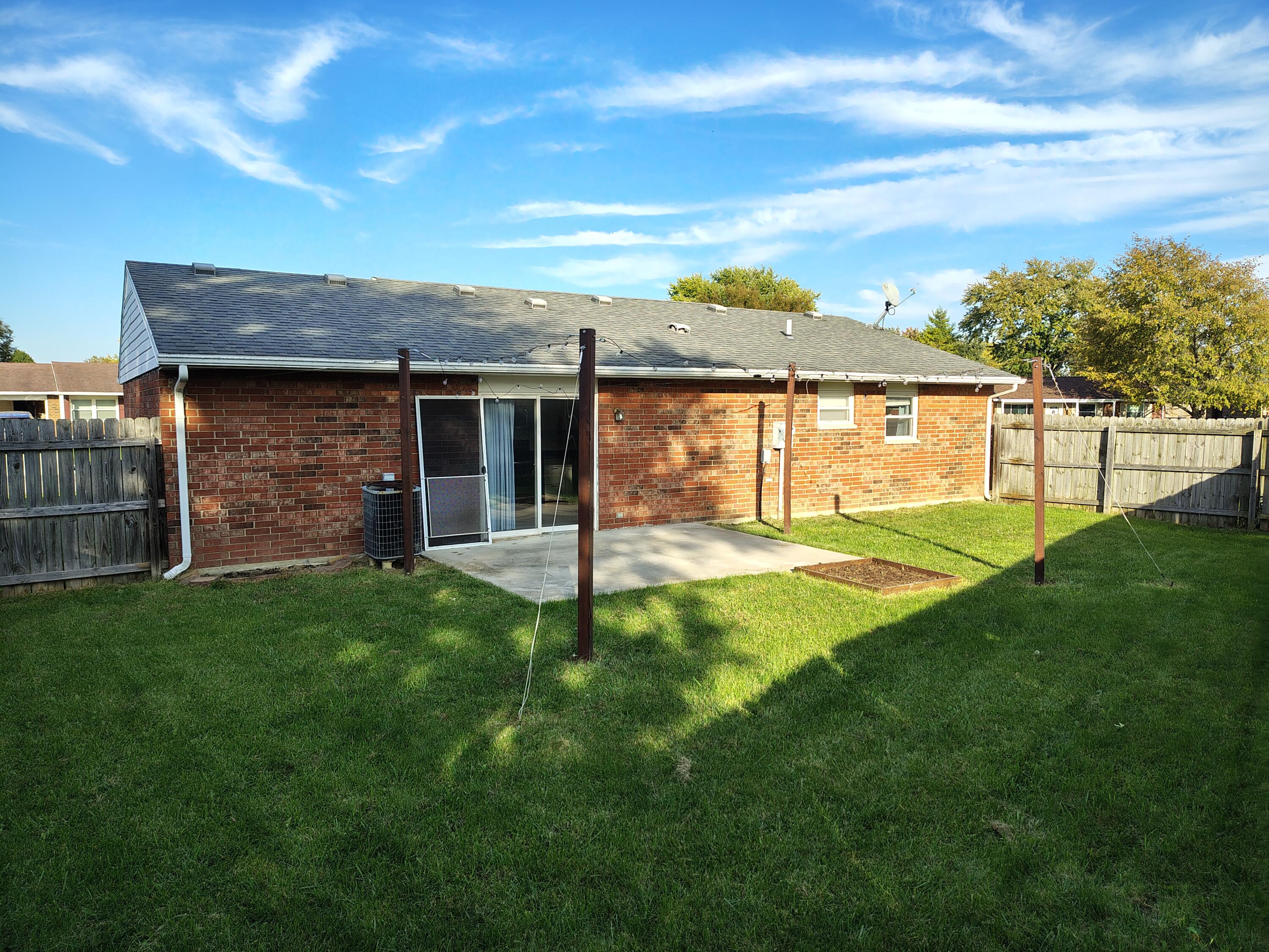 2502 New Castle, Troy, Ohio 45373