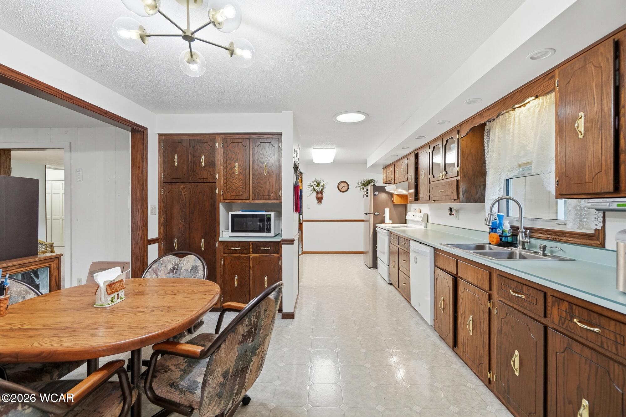 131 Barnsbury Drive, Lima, Ohio