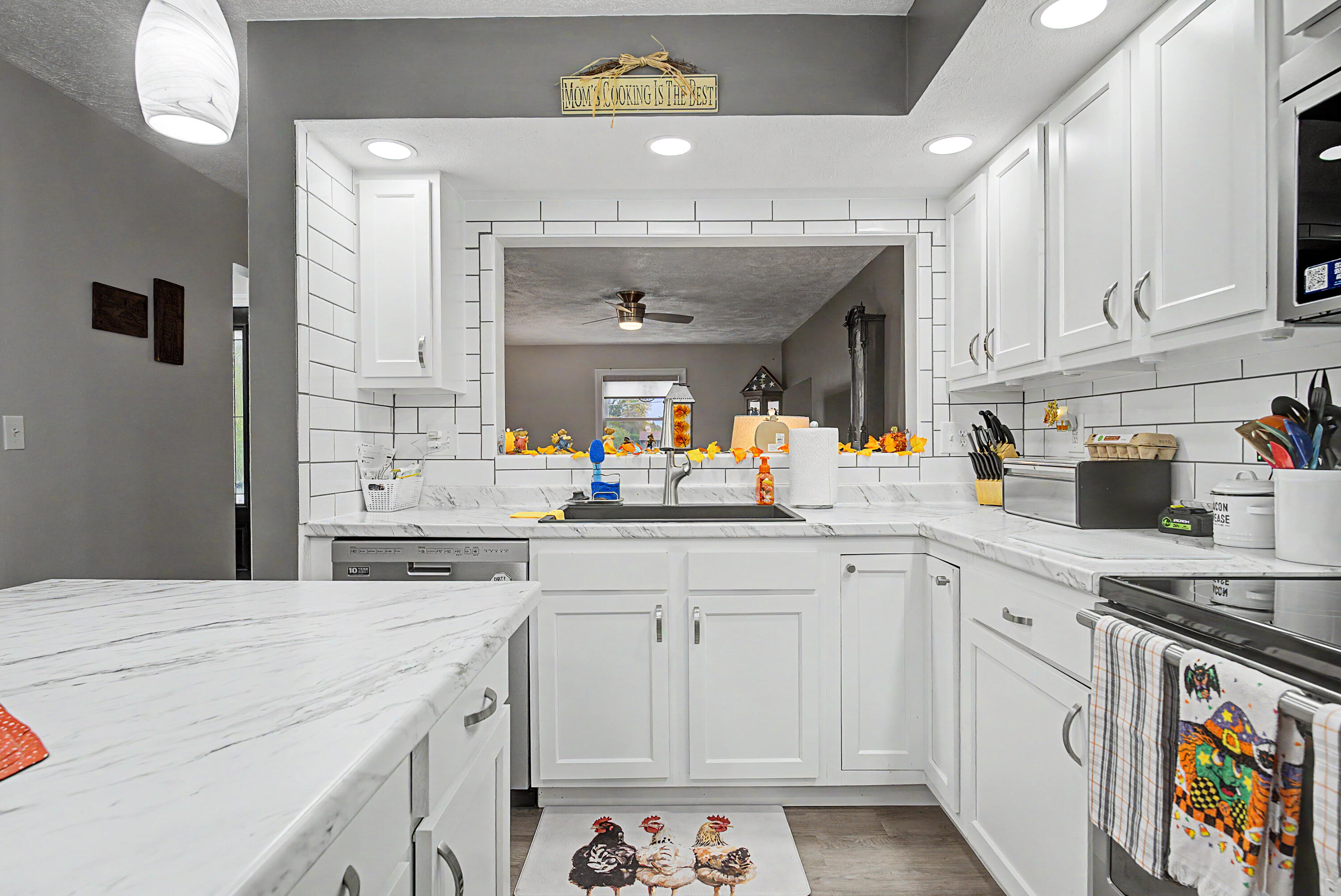 4989 Willowdale, Springfield, Ohio 45502