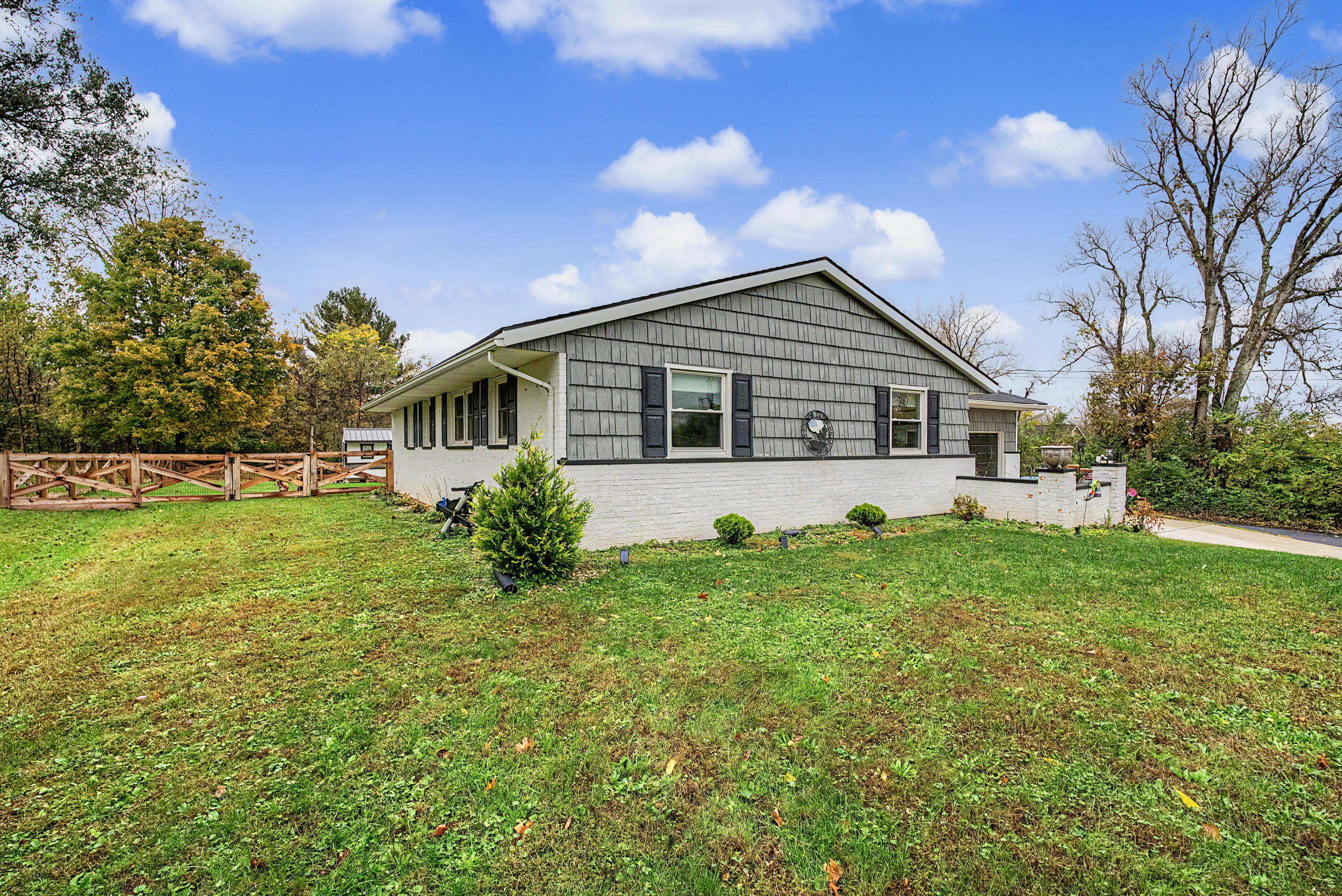 4989 Willowdale, Springfield, Ohio 45502