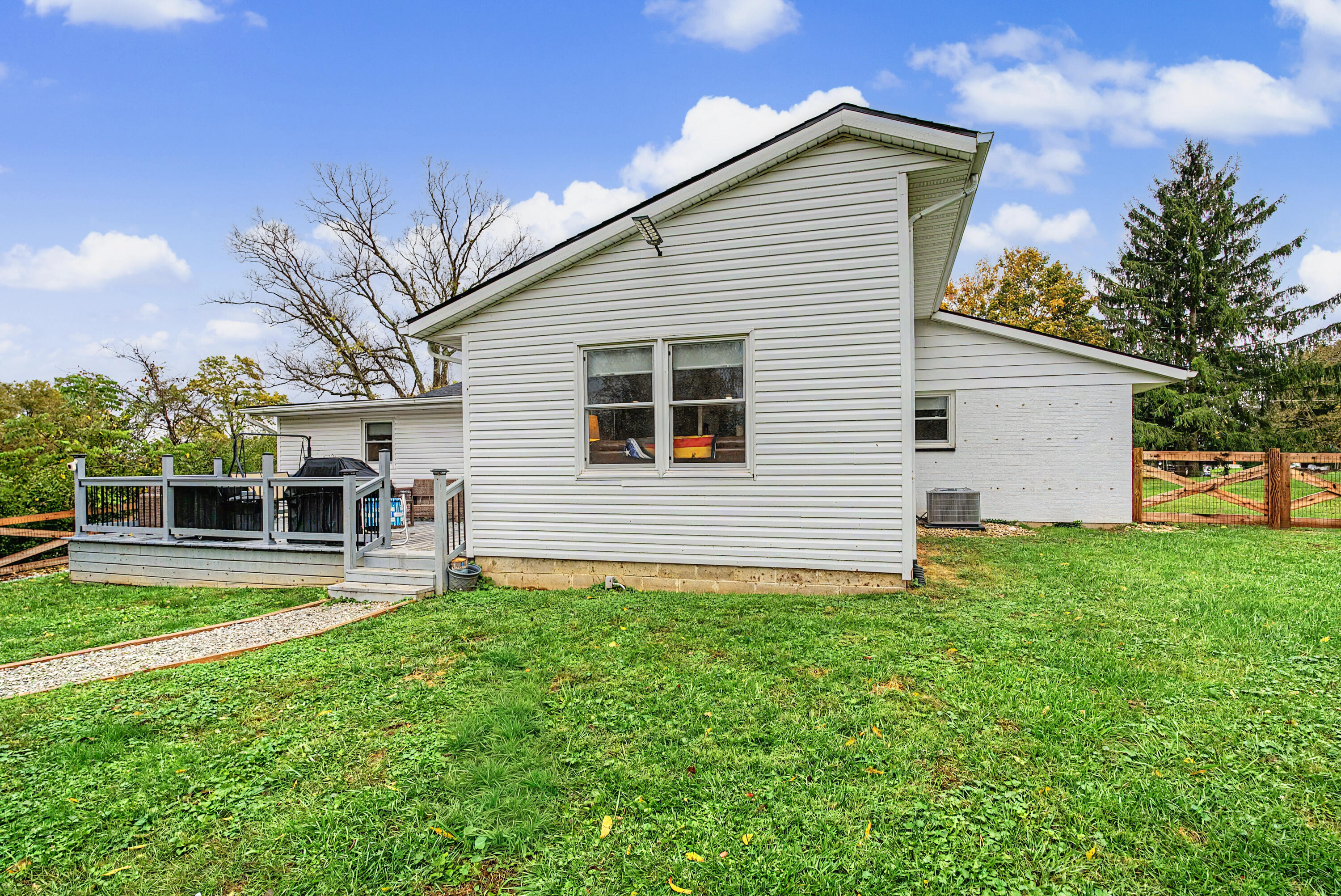 4989 Willowdale, Springfield, Ohio 45502