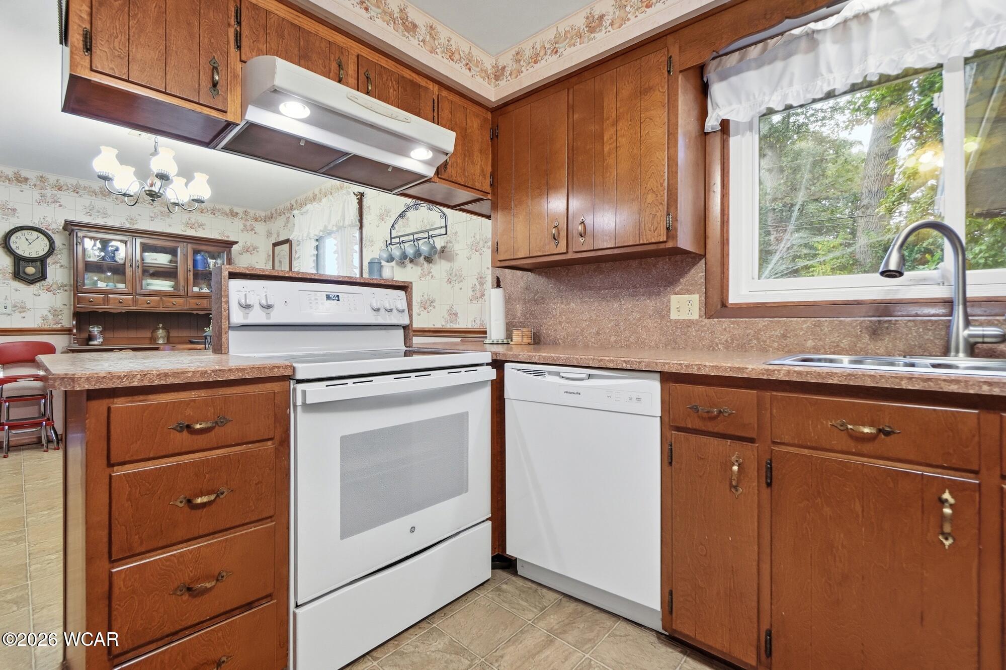 105 Barnsbury Drive, Lima, Ohio