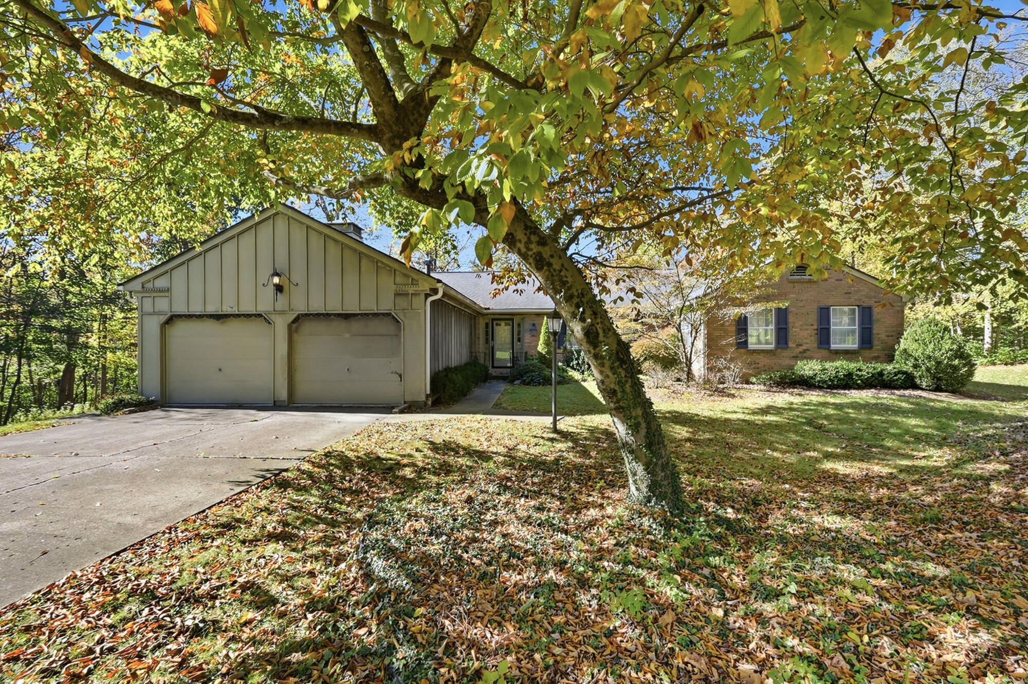 235 Oakridge, Springfield, Ohio 45504