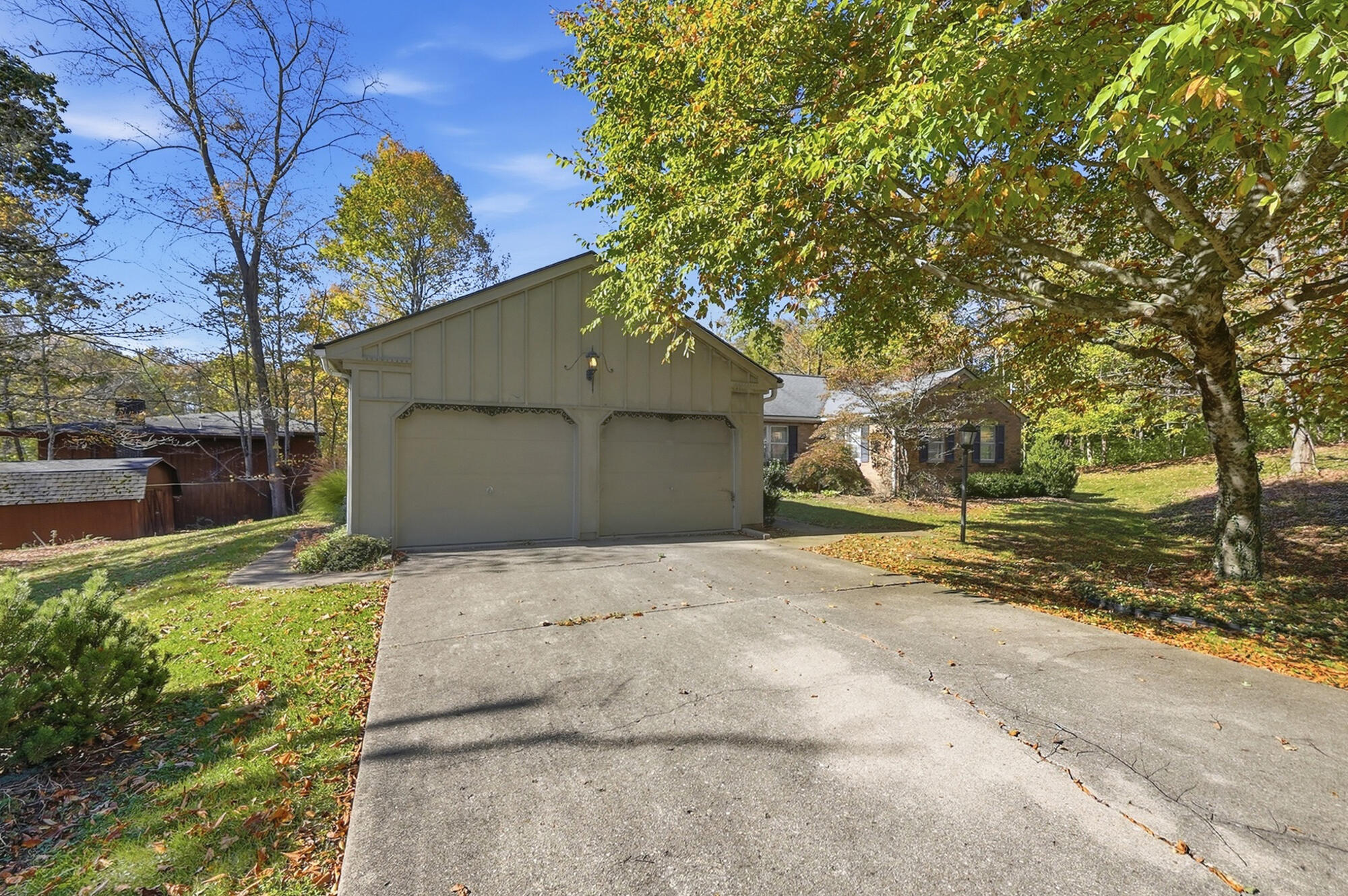 235 Oakridge, Springfield, Ohio 45504