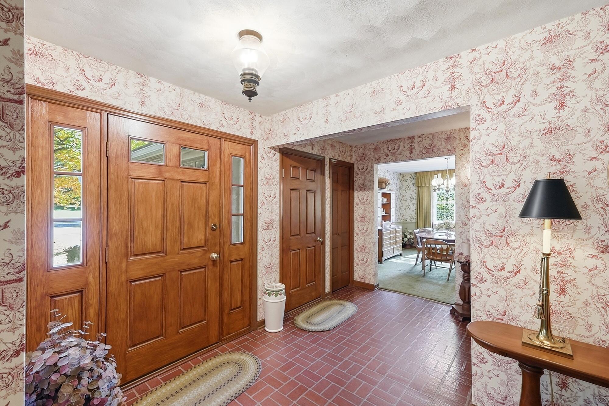 235 Oakridge, Springfield, Ohio 45504
