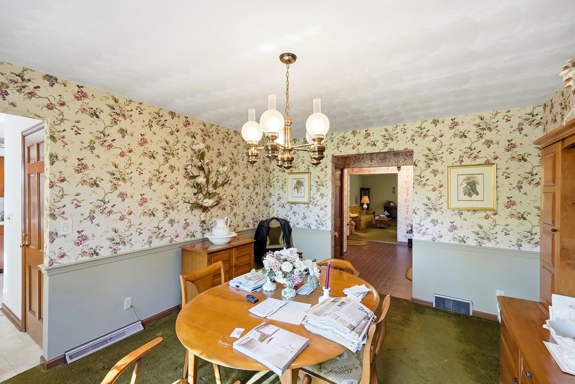 235 Oakridge, Springfield, Ohio 45504