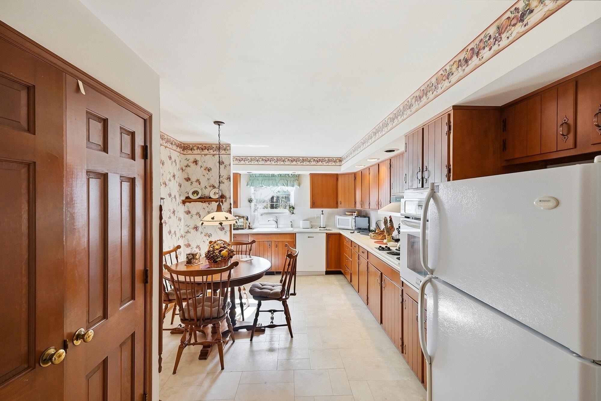 235 Oakridge, Springfield, Ohio 45504