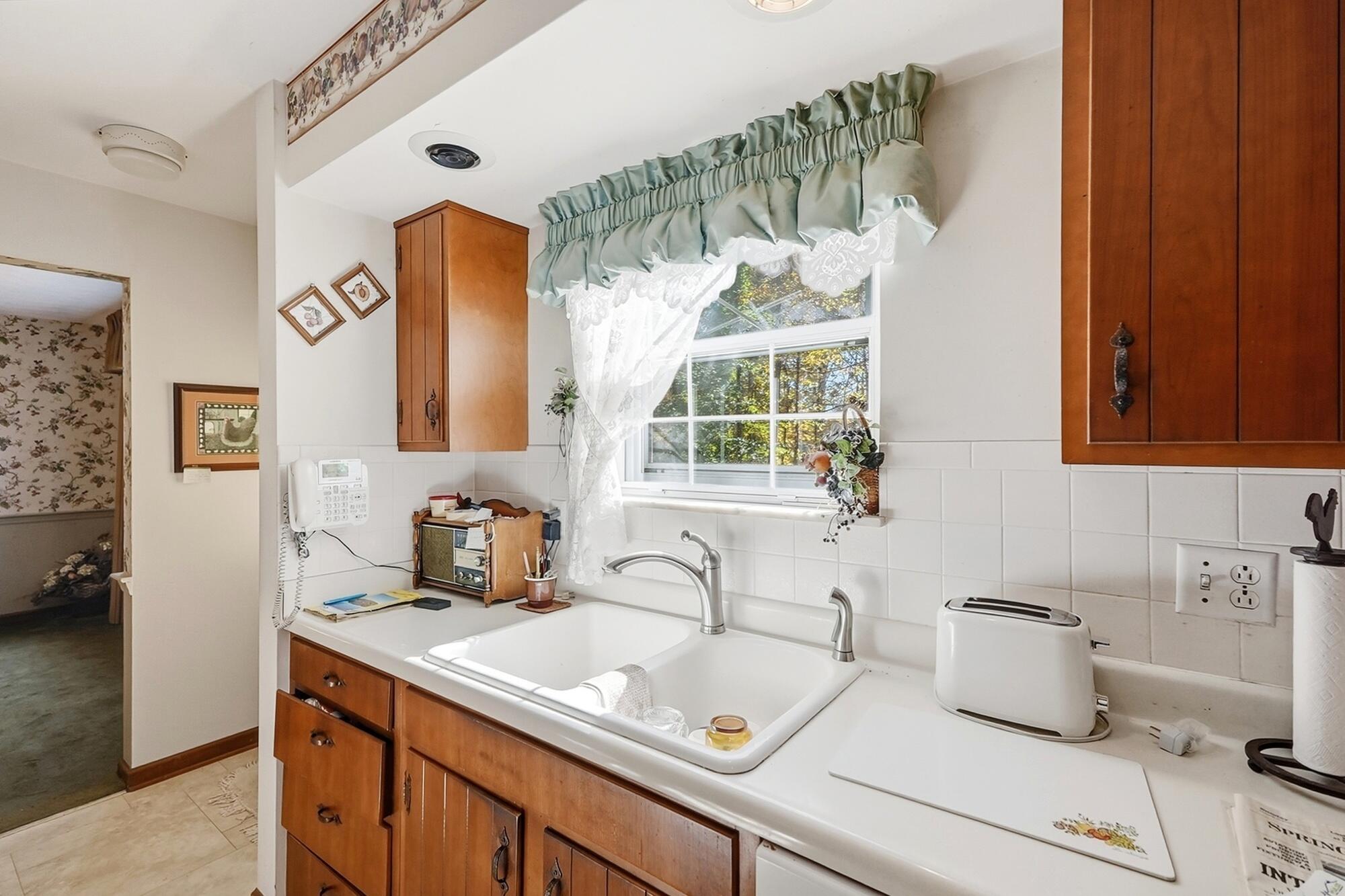 235 Oakridge, Springfield, Ohio 45504