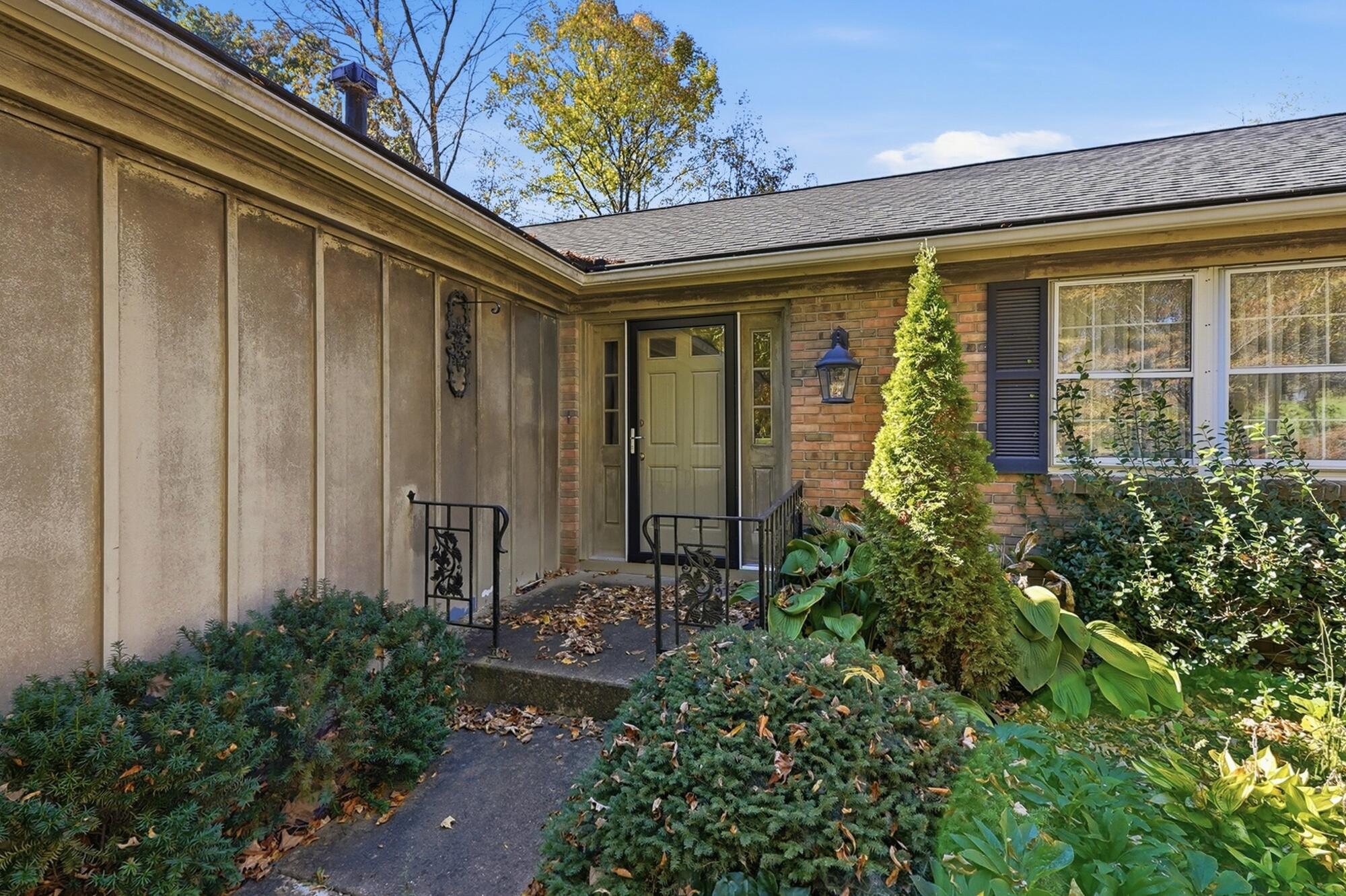 235 Oakridge, Springfield, Ohio 45504