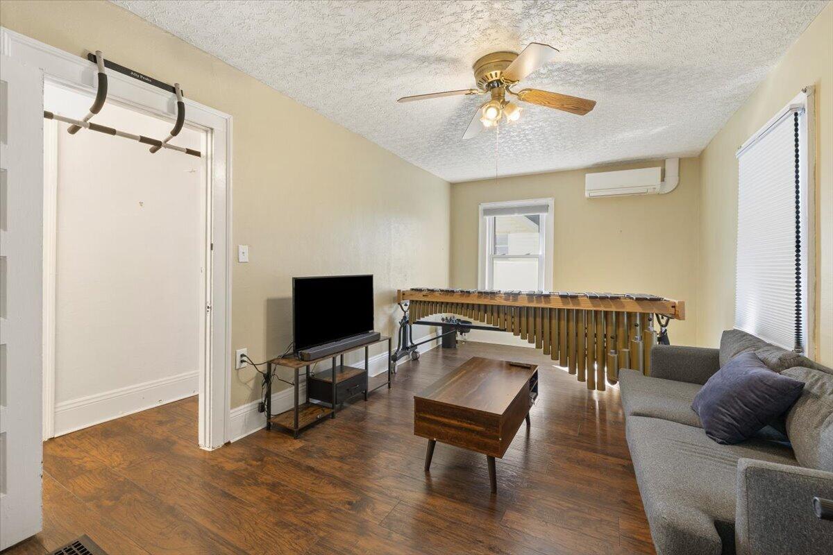 1454 Limestone, Springfield, Ohio 45503