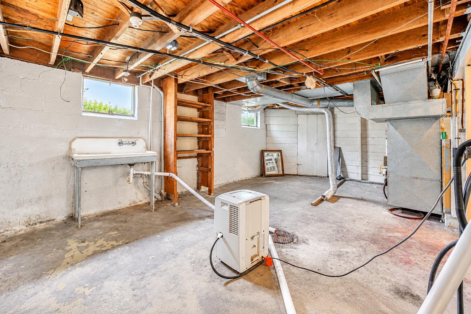 2057 Hillside, Springfield, Ohio 45503