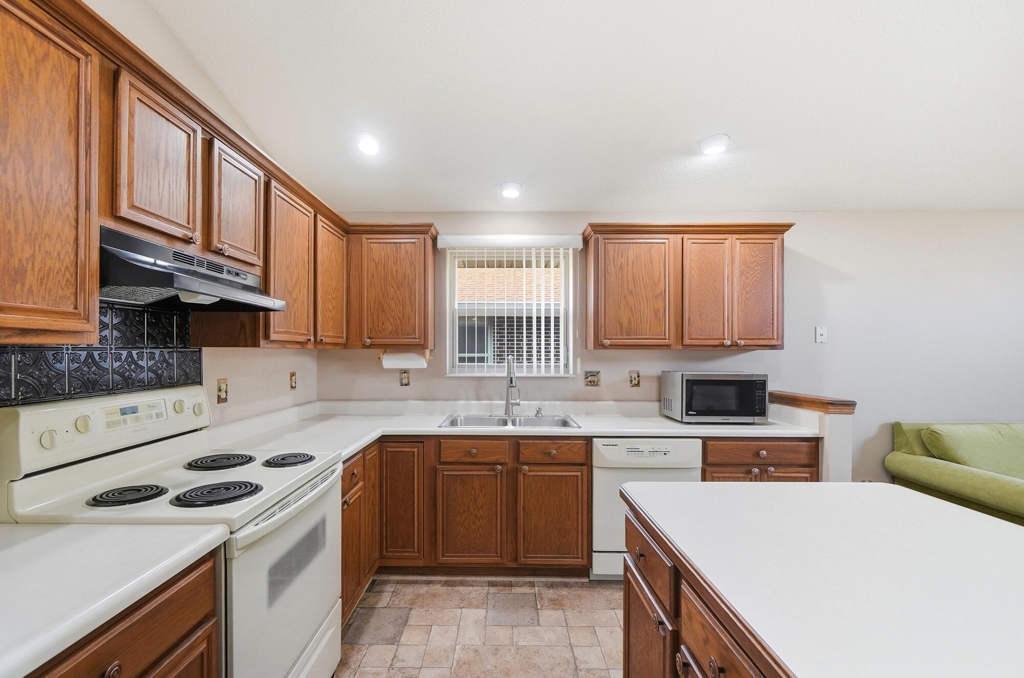 1762 Delmar, Springfield, Ohio 45503