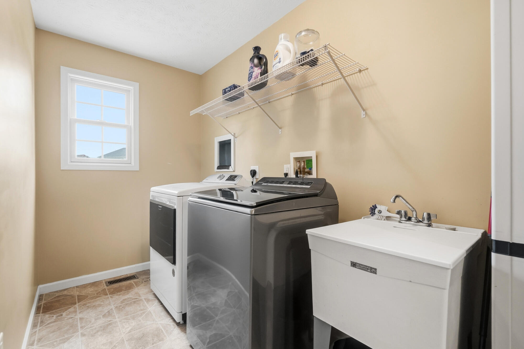 1089 Parkview, Troy, Ohio 45373