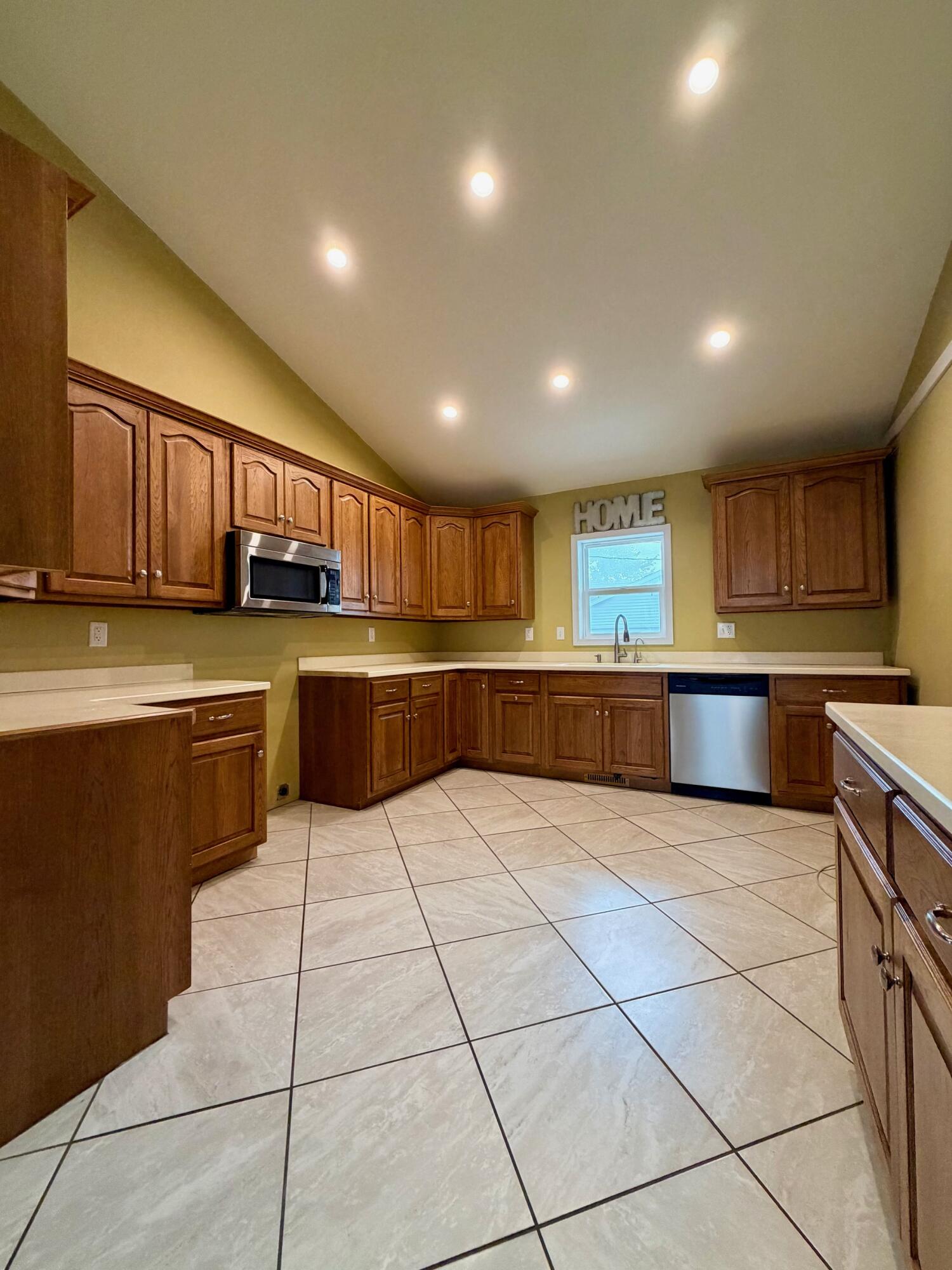 5225 Norfolk, Lima, Ohio 45806