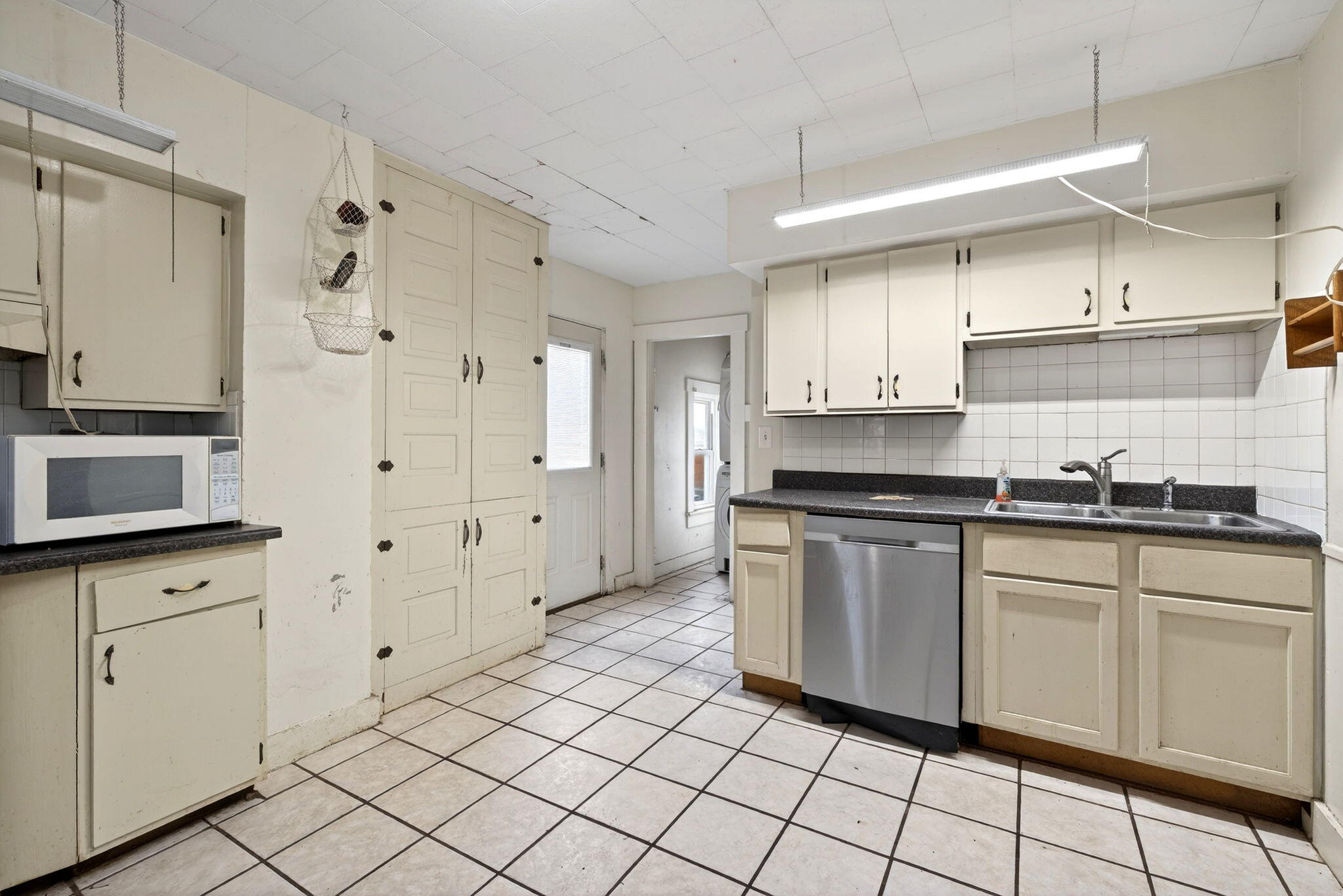 1682 Edwards, Springfield, Ohio 45503