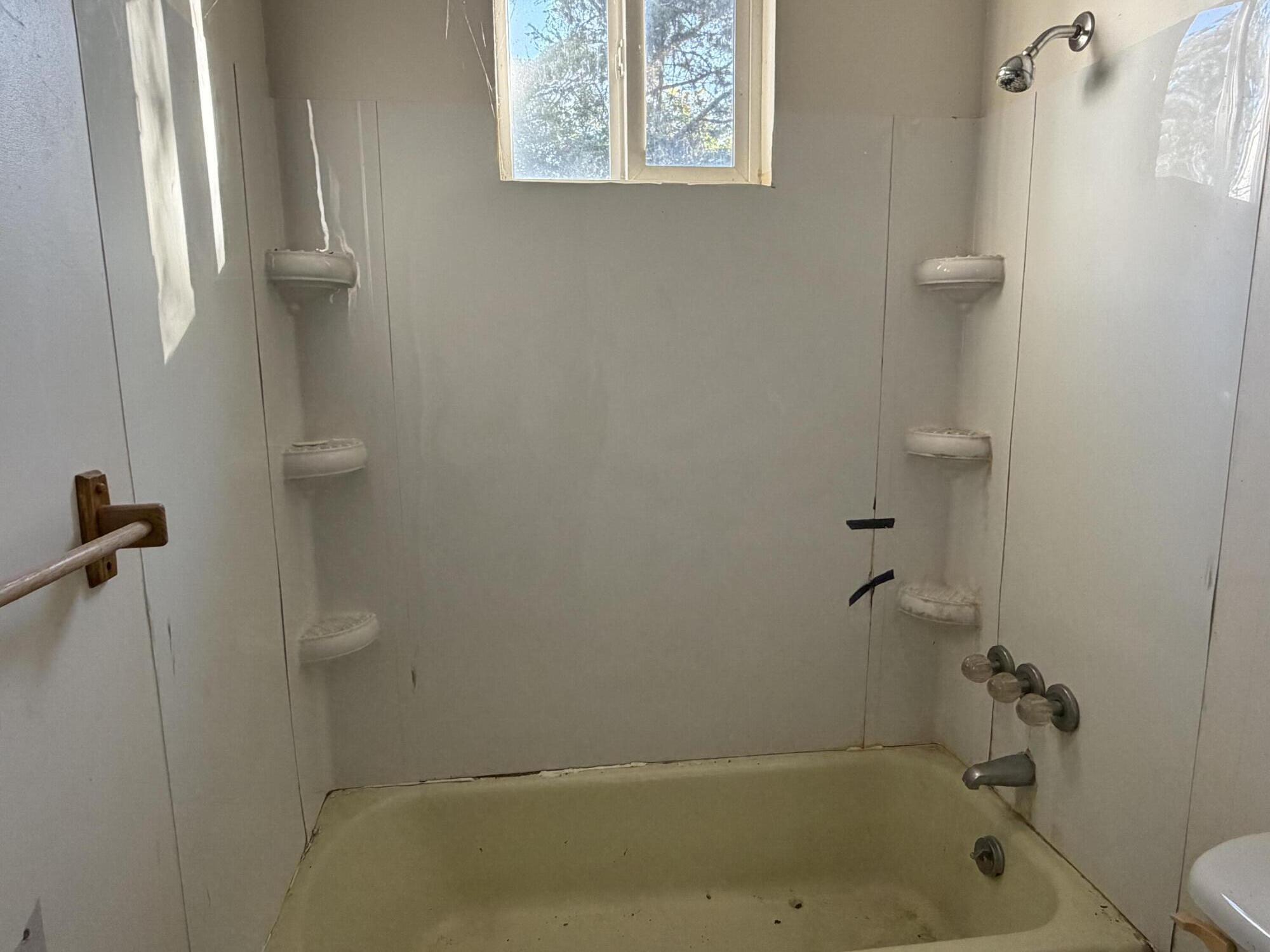 825 Mansfield, Springfield, Ohio 45505