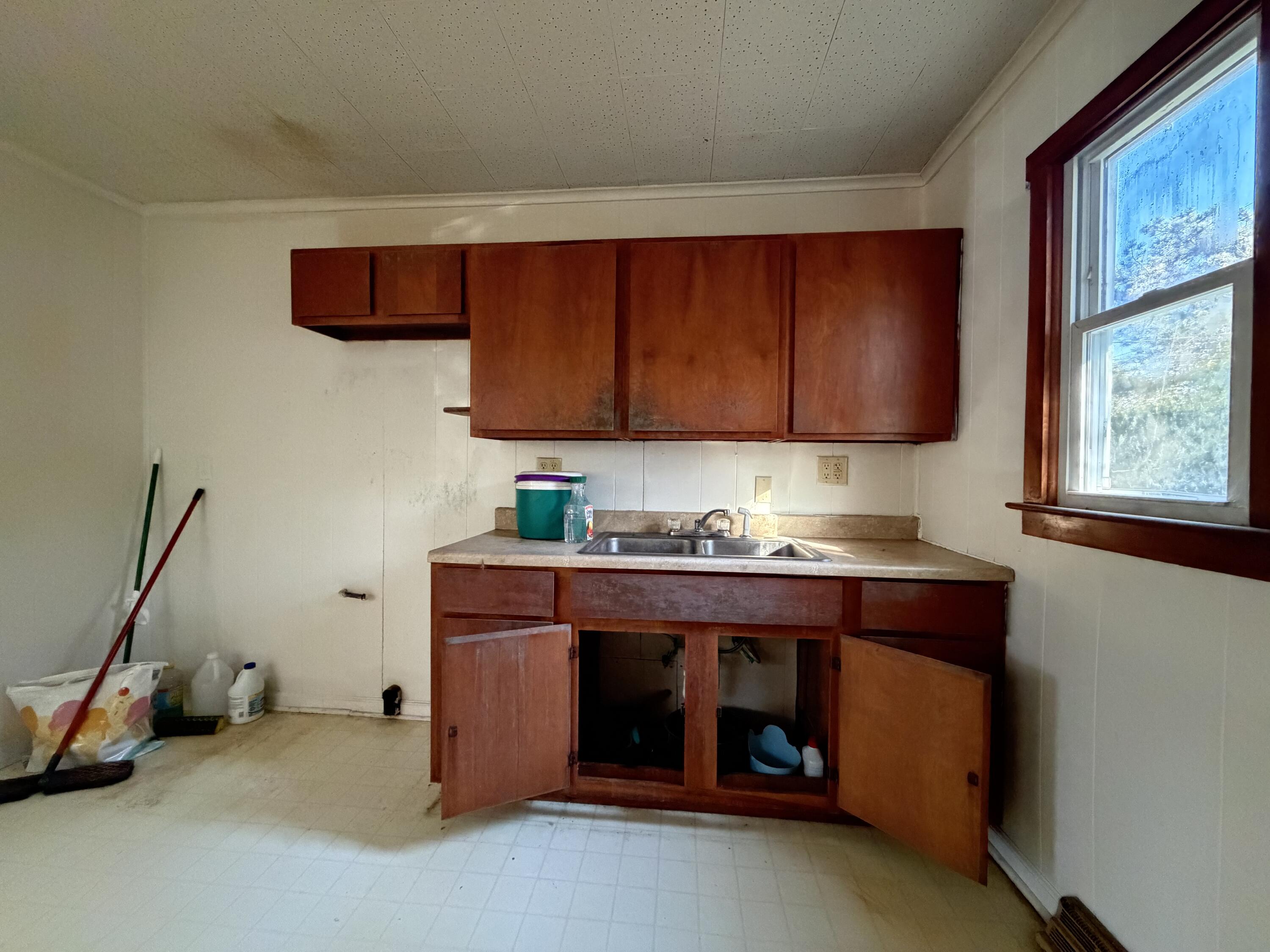 825 Mansfield, Springfield, Ohio 45505