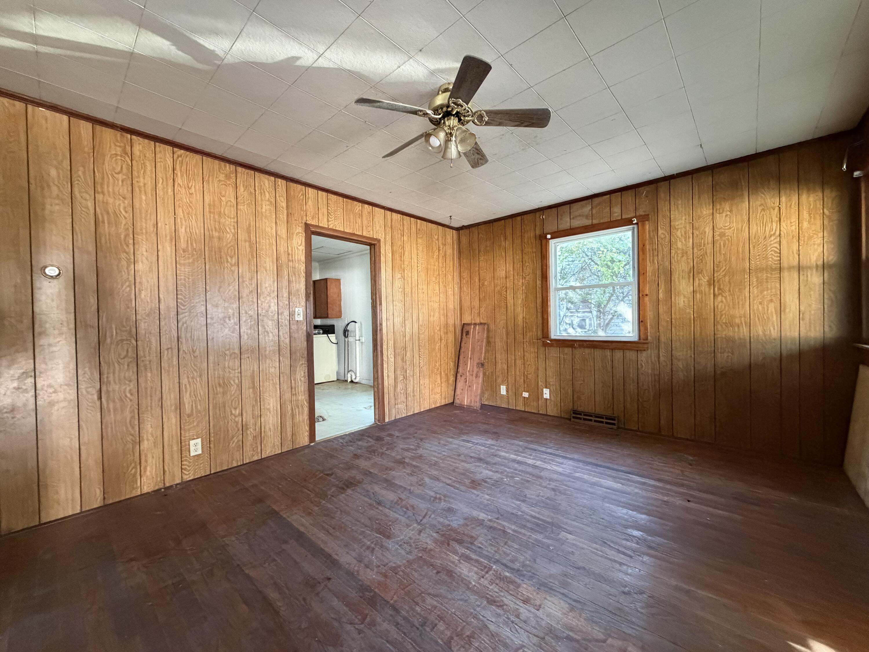 825 Mansfield, Springfield, Ohio 45505