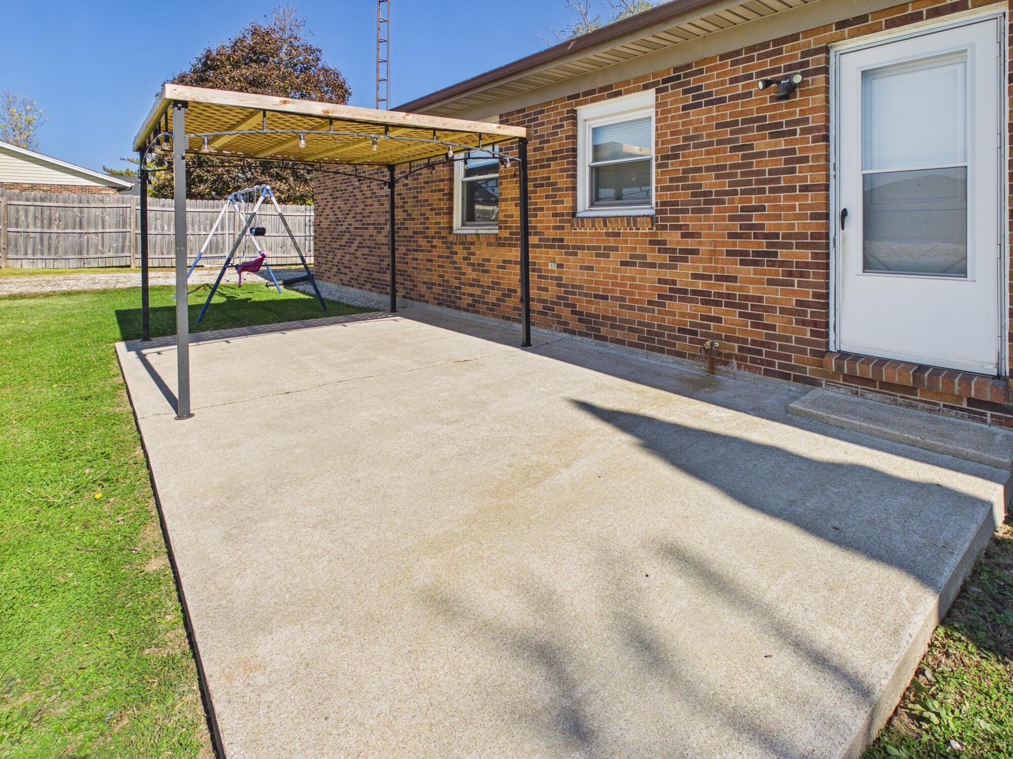 6644 Smith, Bradford, Ohio 45308