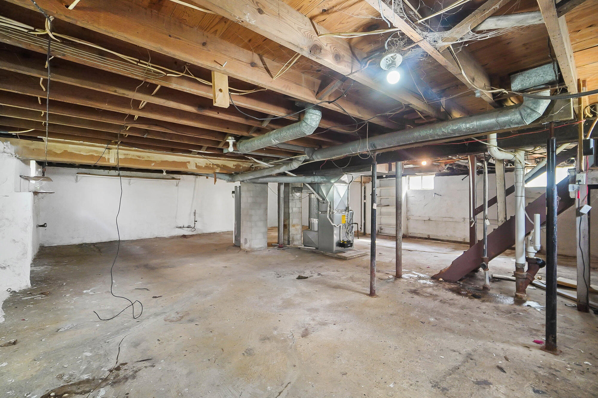 865 Clarkson, Dayton, Ohio 45402