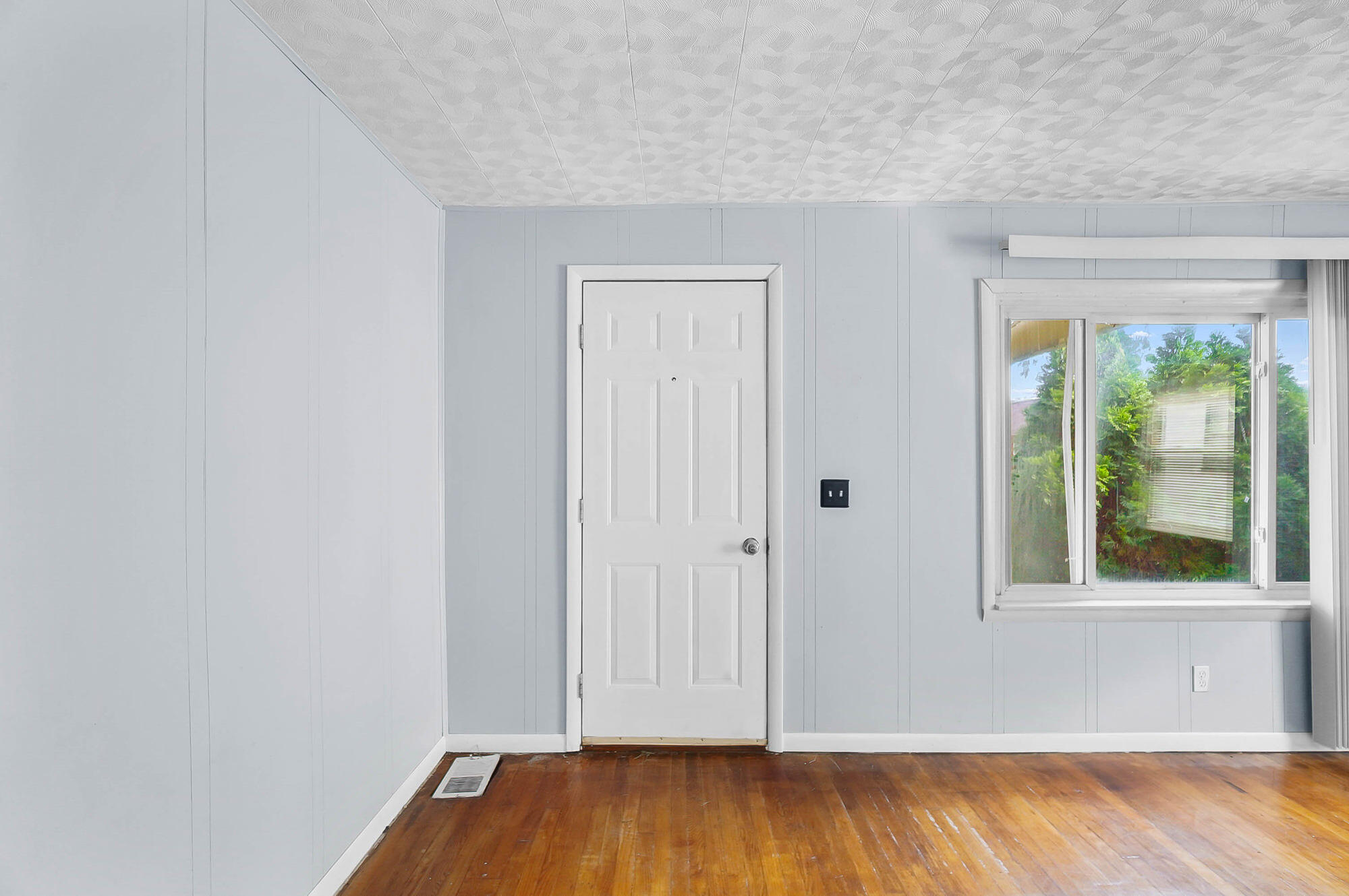 865 Clarkson, Dayton, Ohio 45402