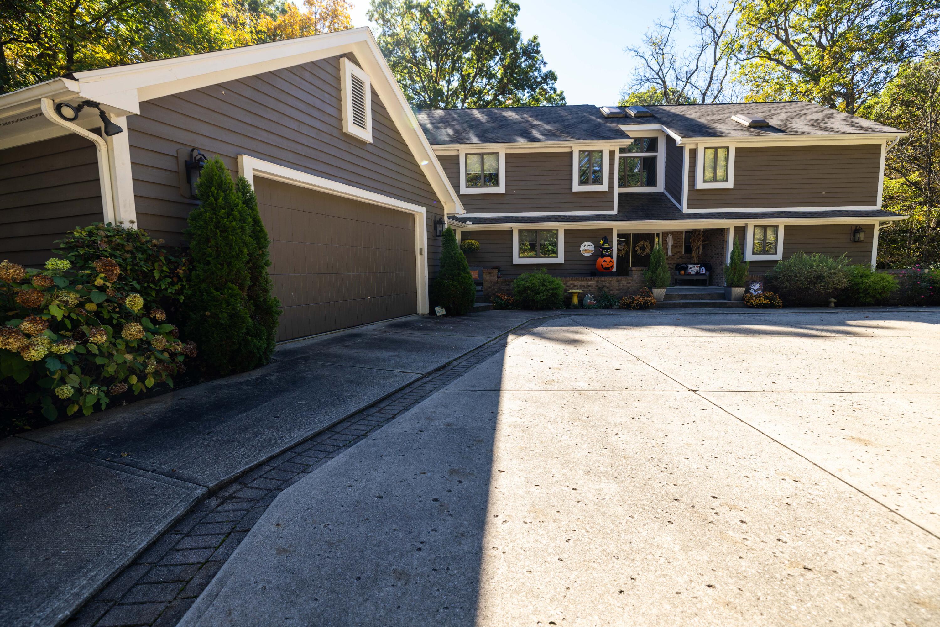 101 Roscommon, Springfield, Ohio 45503