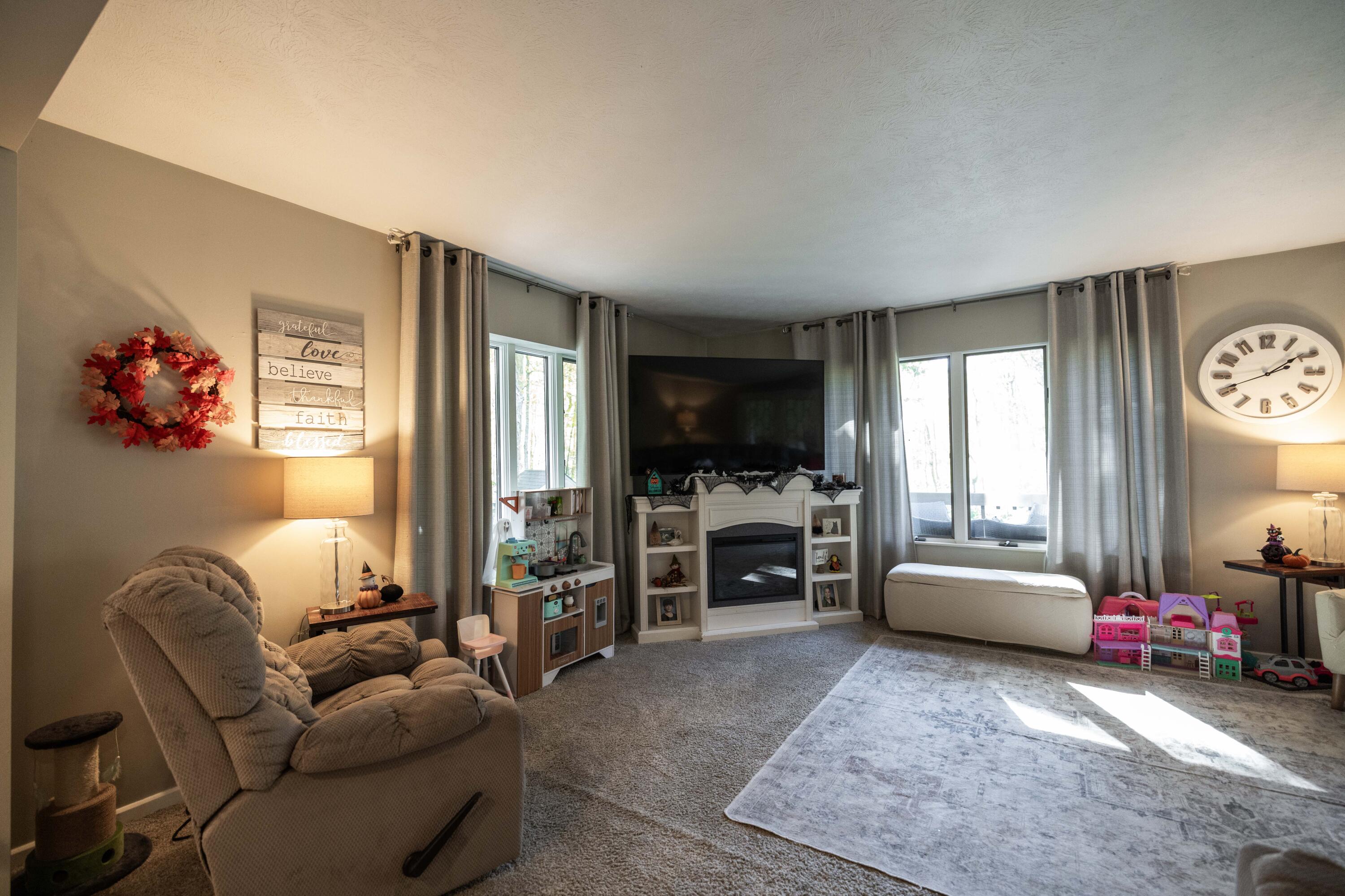 101 Roscommon, Springfield, Ohio 45503