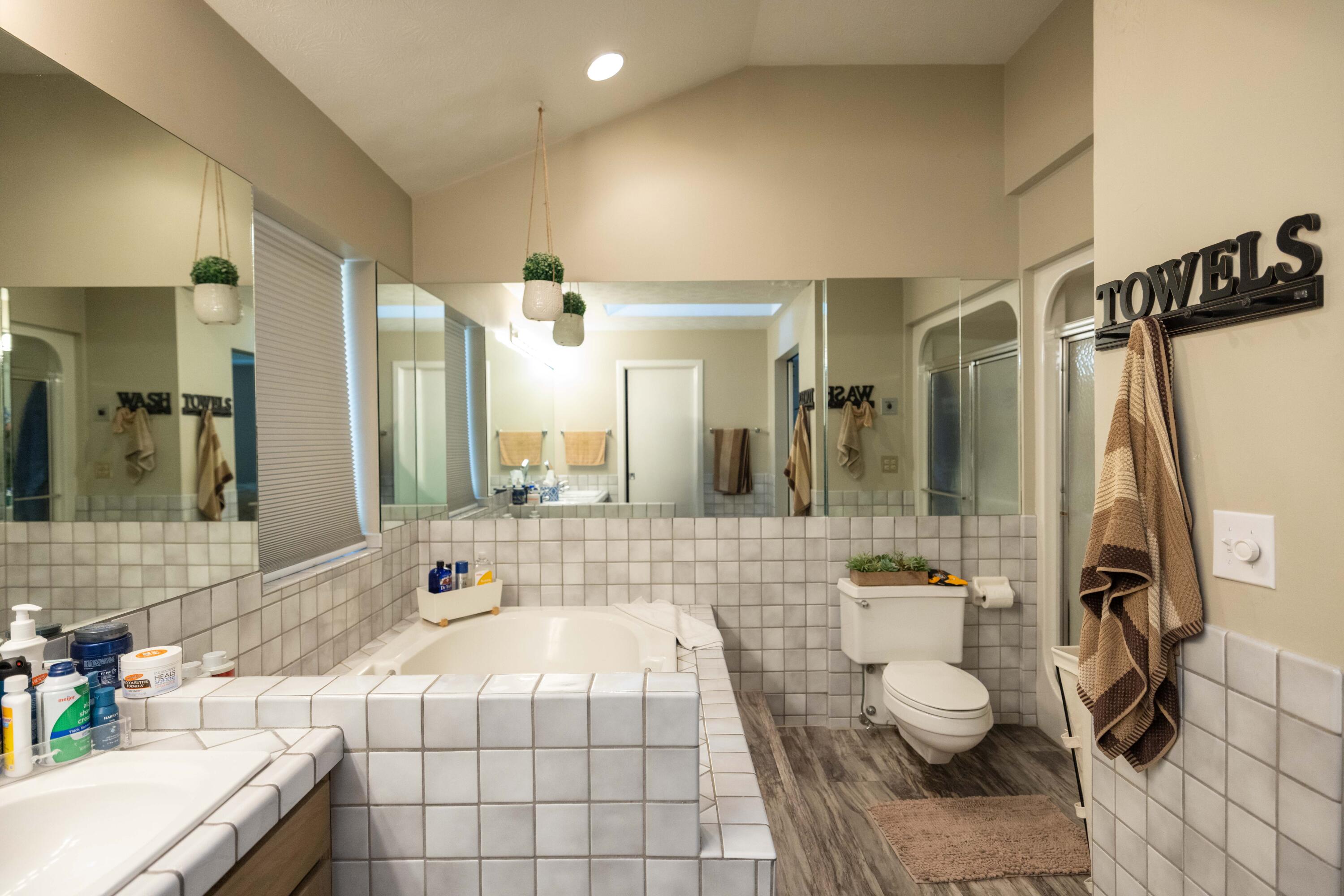 101 Roscommon, Springfield, Ohio 45503