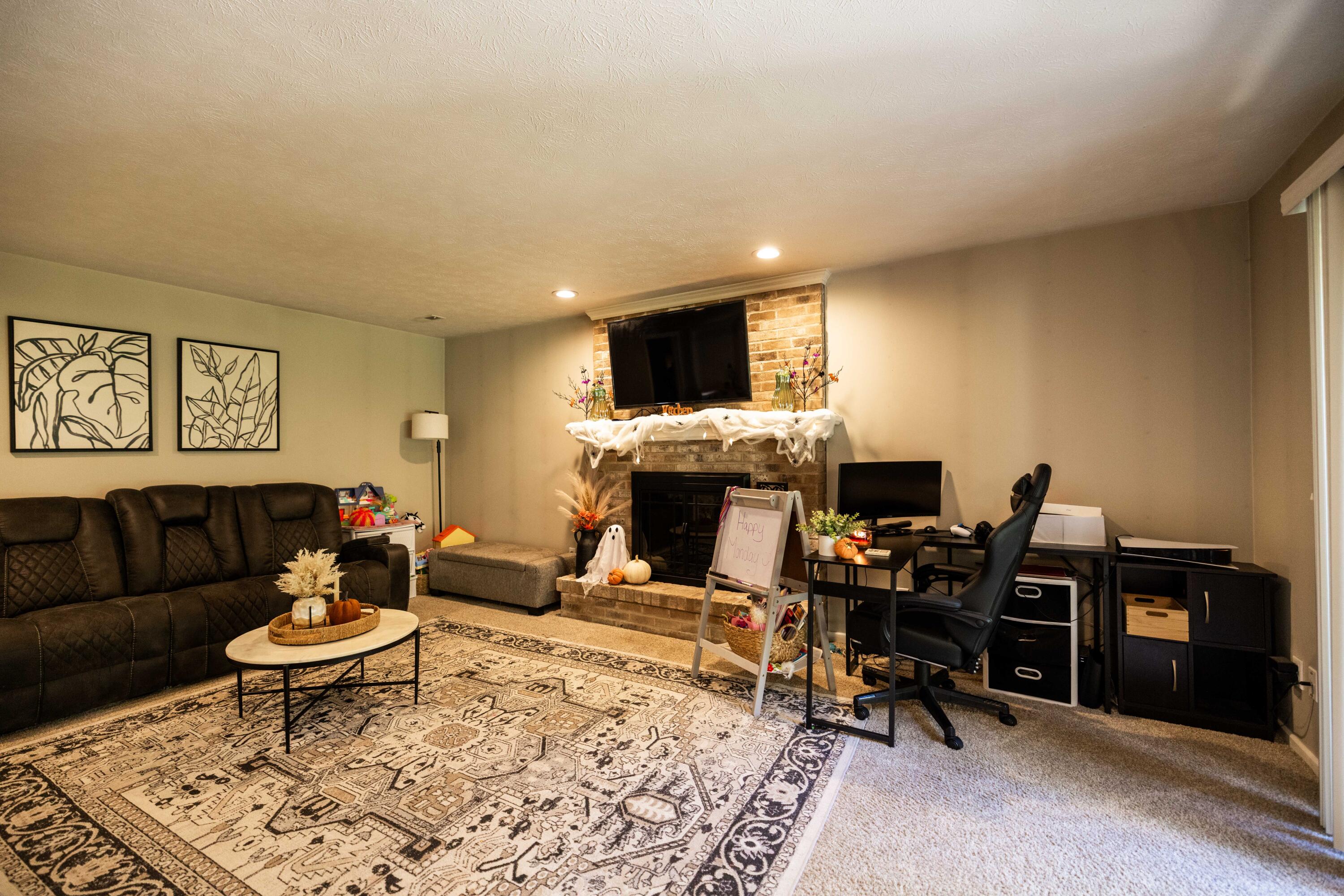 101 Roscommon, Springfield, Ohio 45503
