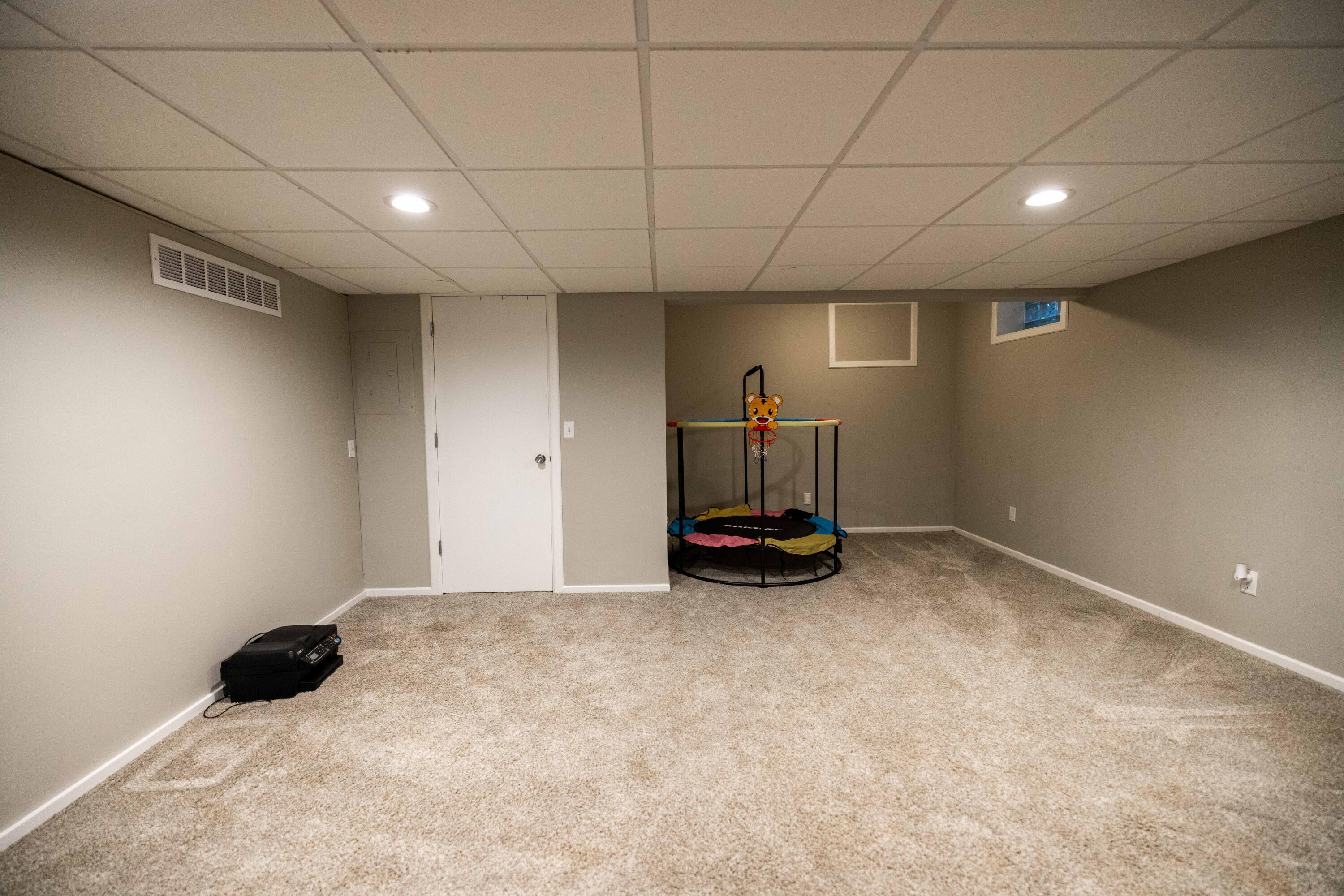 101 Roscommon, Springfield, Ohio 45503