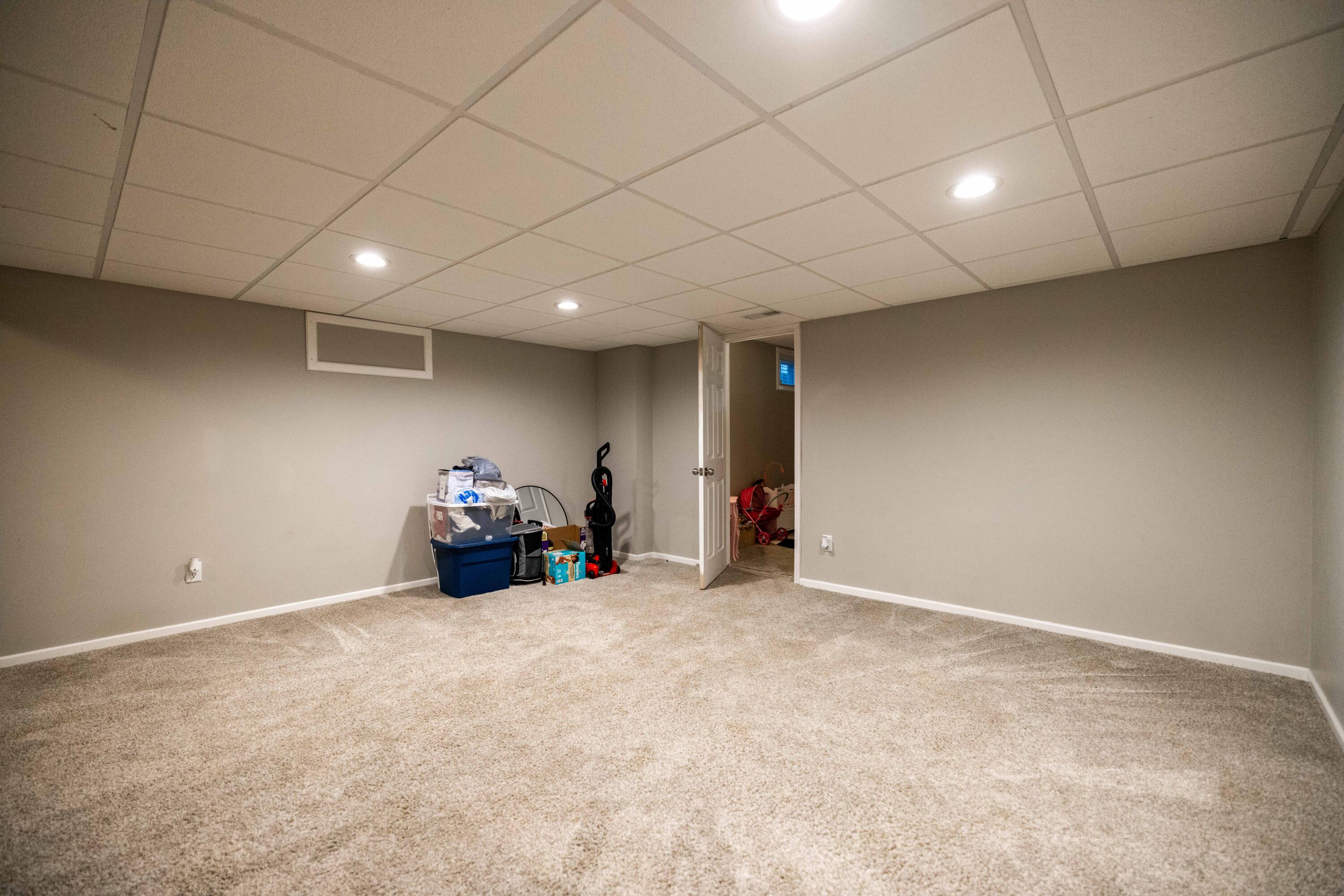 101 Roscommon, Springfield, Ohio 45503
